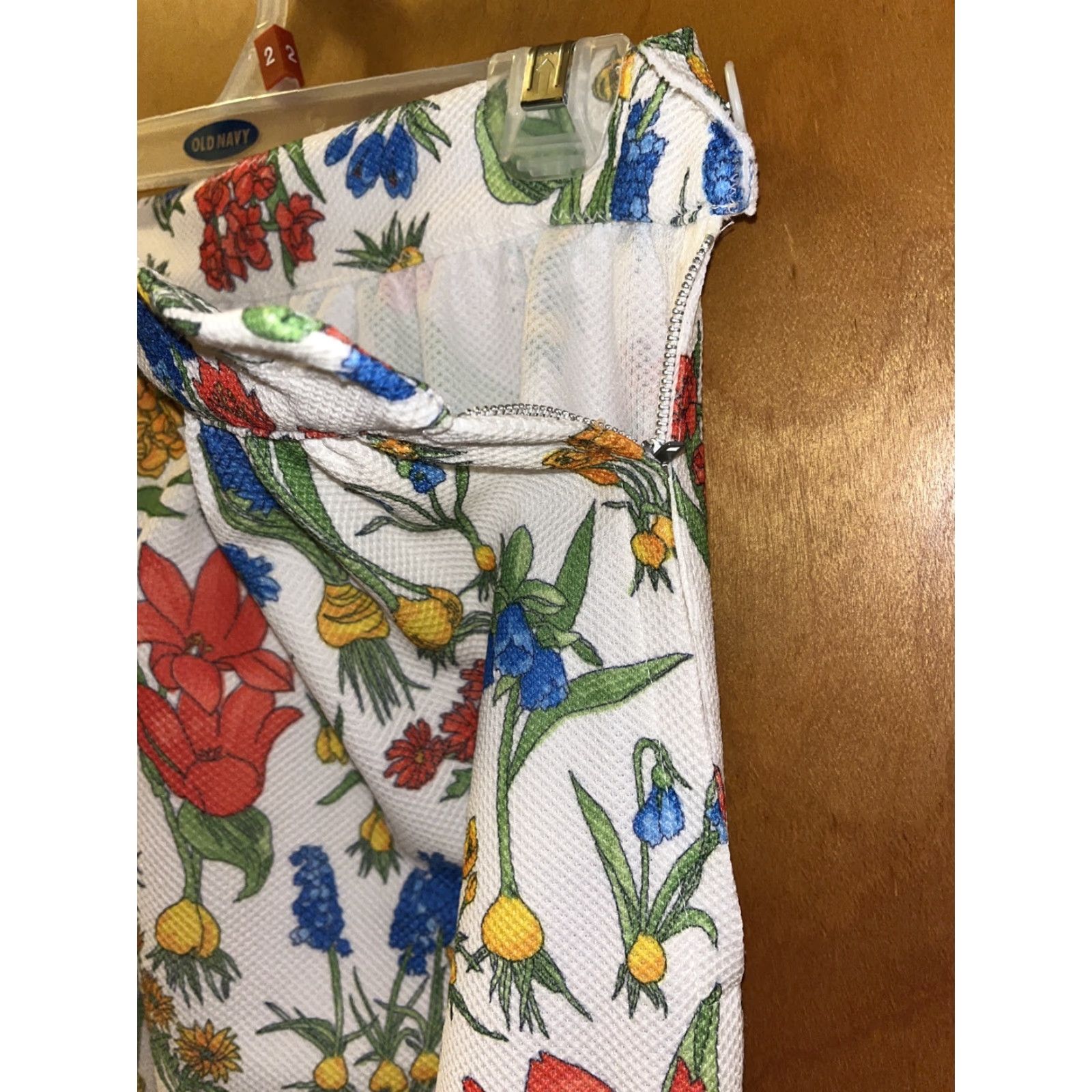 Vintage VINTAGE White Floral Skirt 32” Waist 30” Length Bohemian Hippie Flower Festival Women's Skirt Size 24" / US 00 / IT 34 - 5 Thumbnail