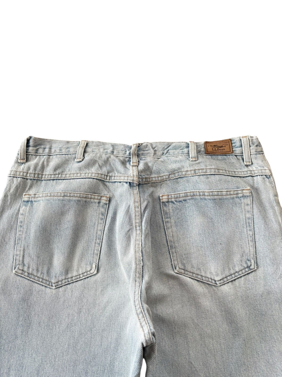 L.L. Bean Vintage L.L. Bean Light Wash Distress Baggy Jeans Size US 36 / EU 52 - 4 Thumbnail