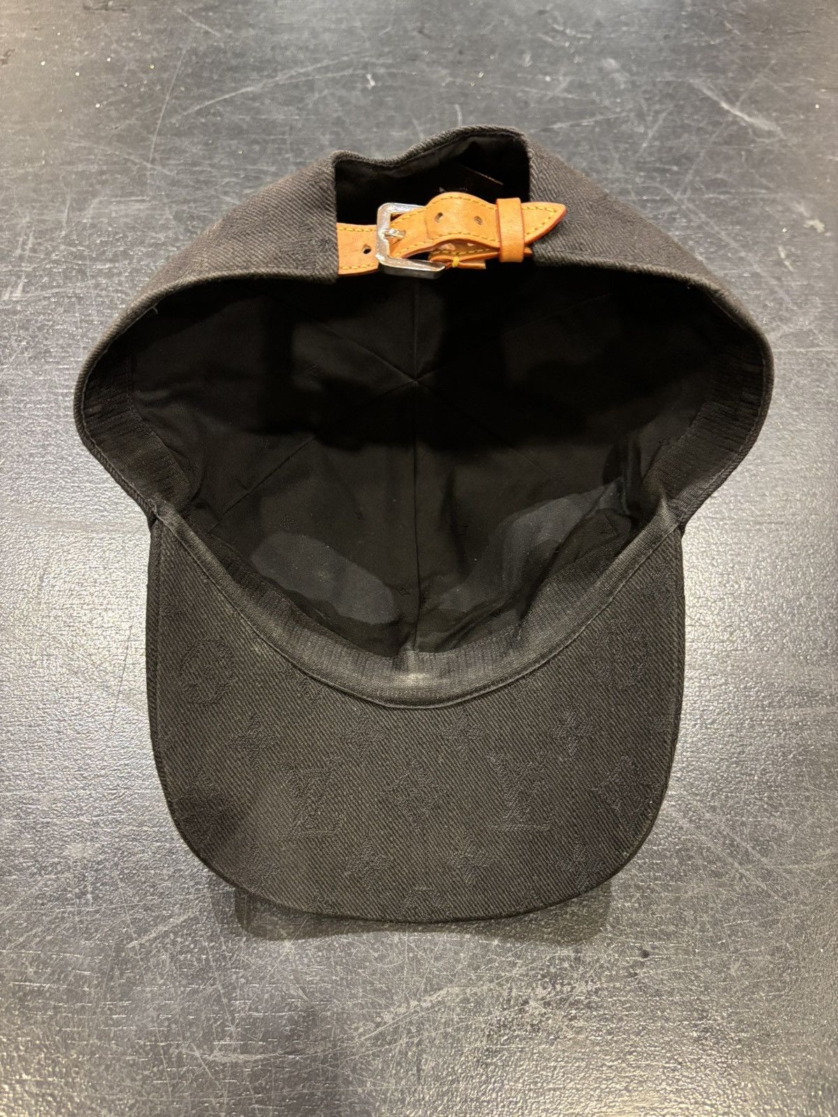 Louis Vuitton Louis Vuitton Essential Monogram Hat - Black Size ONE SIZE - 5 Thumbnail