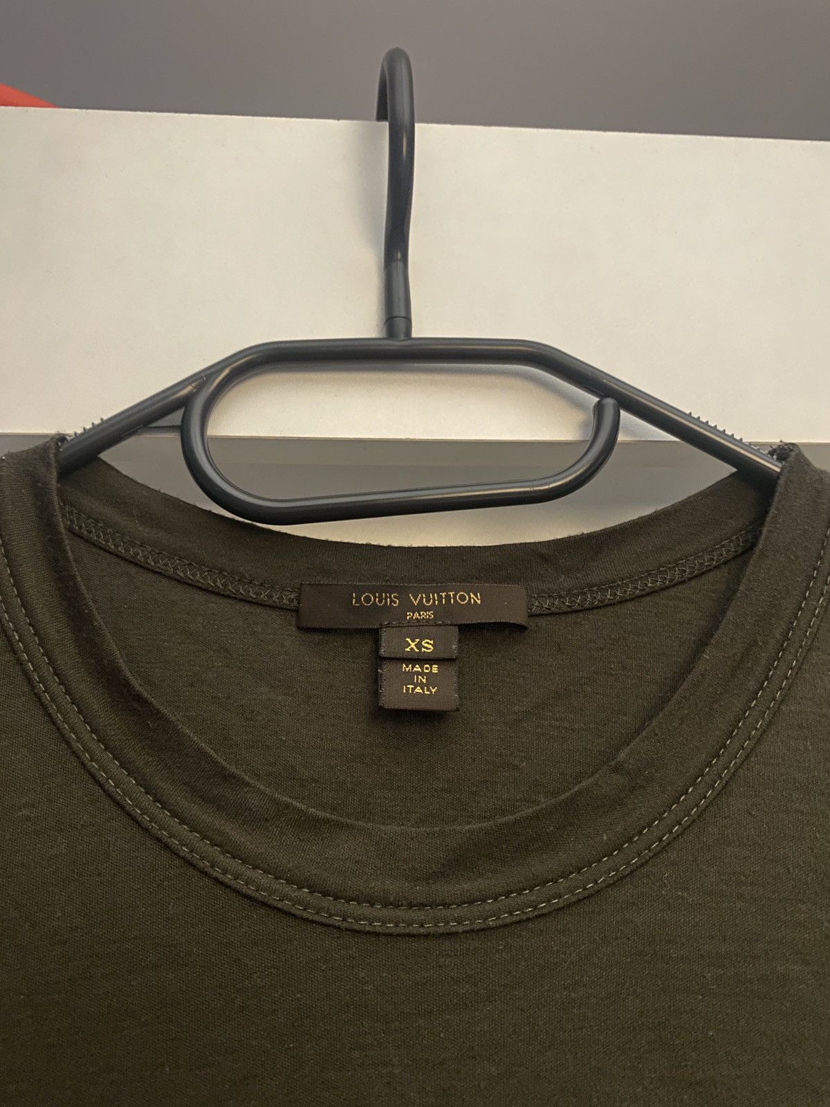 Louis Vuitton Luxury louis vuitton rare sequins big logo rare blouses Size XS / US 0-2 / IT 36-38 - 2 Thumbnail