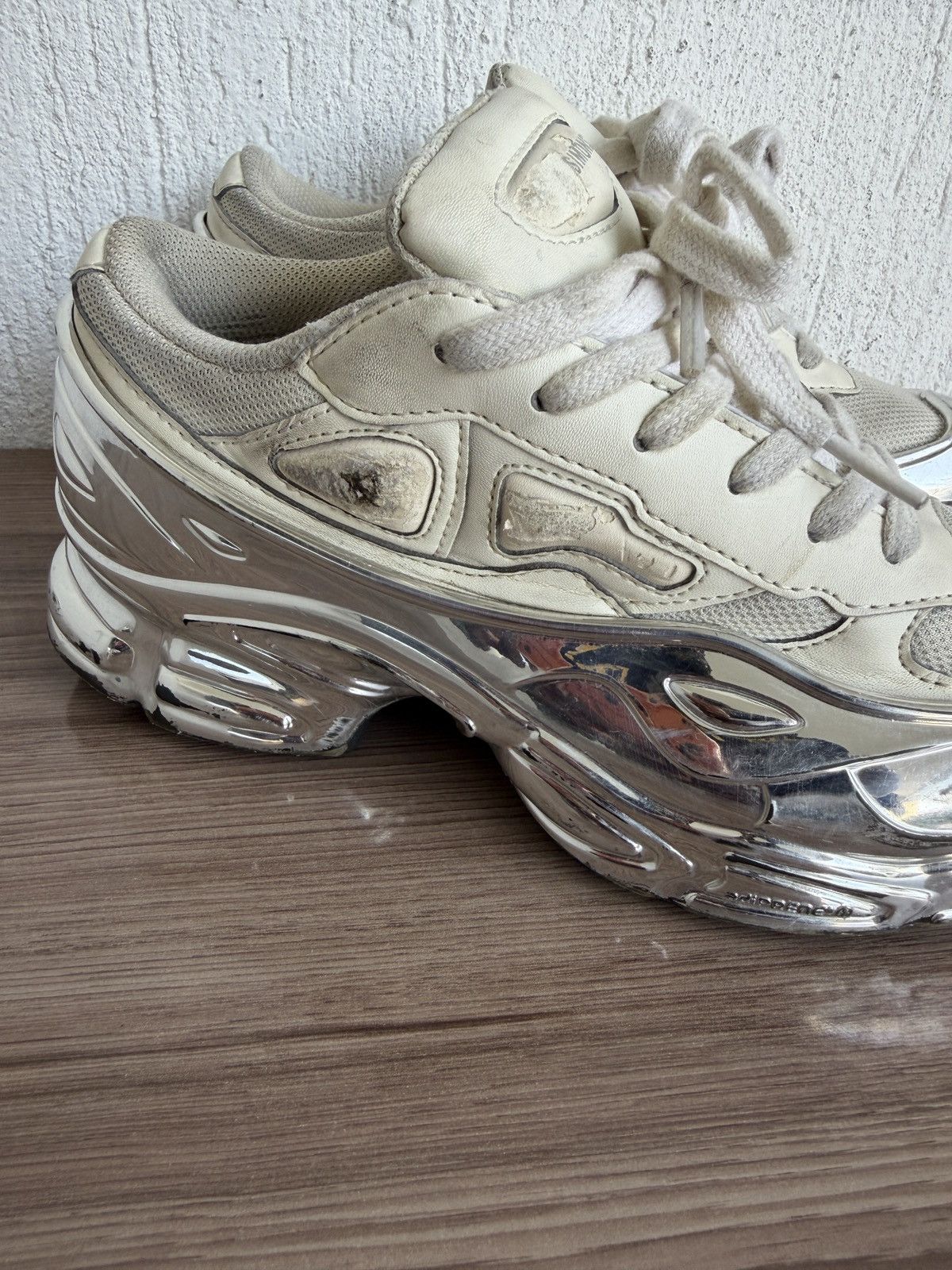 Raf Simons Mirrored silver Ozweego sneaker Size US 5 / IT 35 - 6 Thumbnail