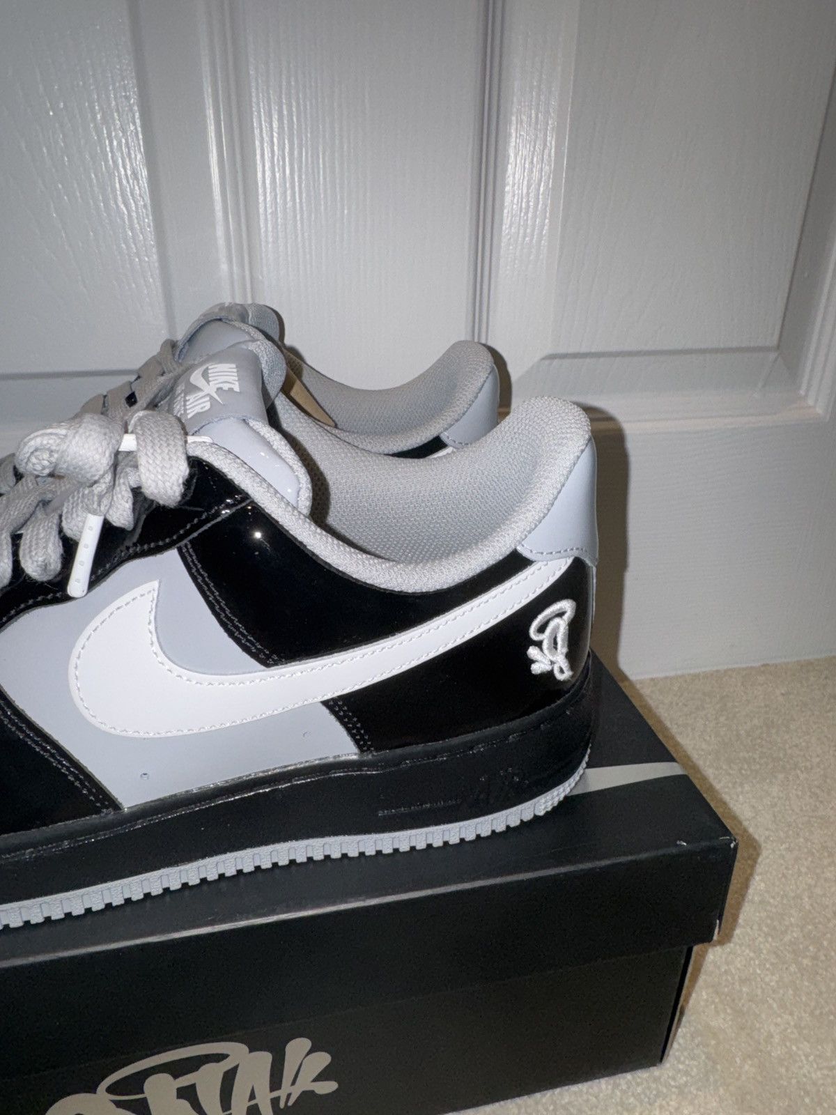 Nike Nike x Syna Air Force 1 '07 Black/Light Smoke Grey US 9.5 Size US 9.5 / EU 42-43 - 4 Thumbnail