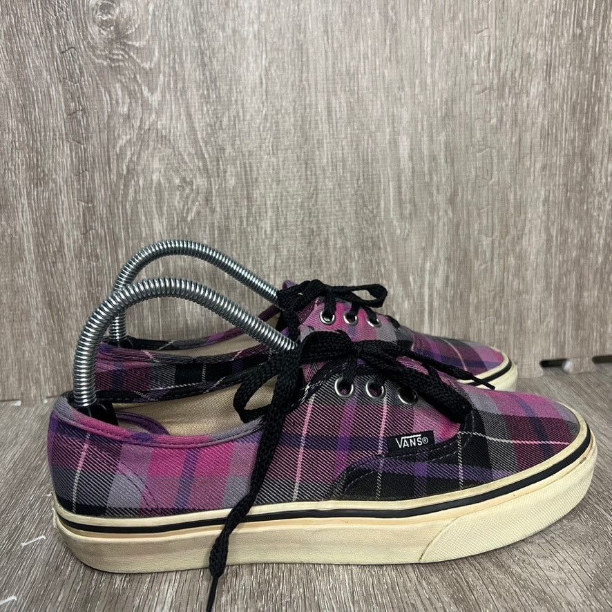 Vans Vans Plaid Sneakers Men's Size 6 / Women's 7.5 Pink & Black Size US 7.5 / IT 37.5 - 3 Thumbnail