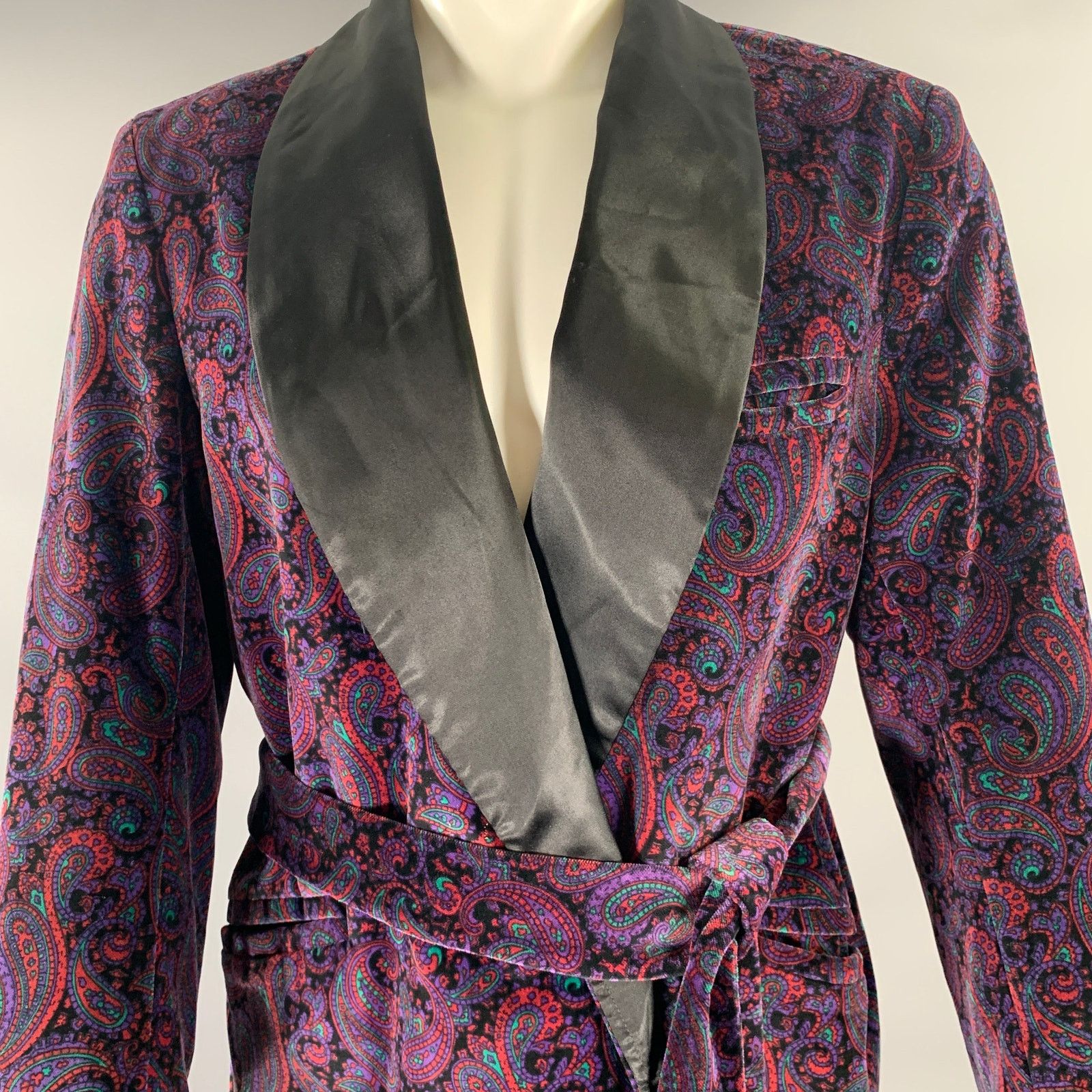 Bullock & Jones BULLOCK&JONES M Black Purple Paisley Velvet Shawl Jacket Size US M / EU 48-50 / 2 - 2 Thumbnail