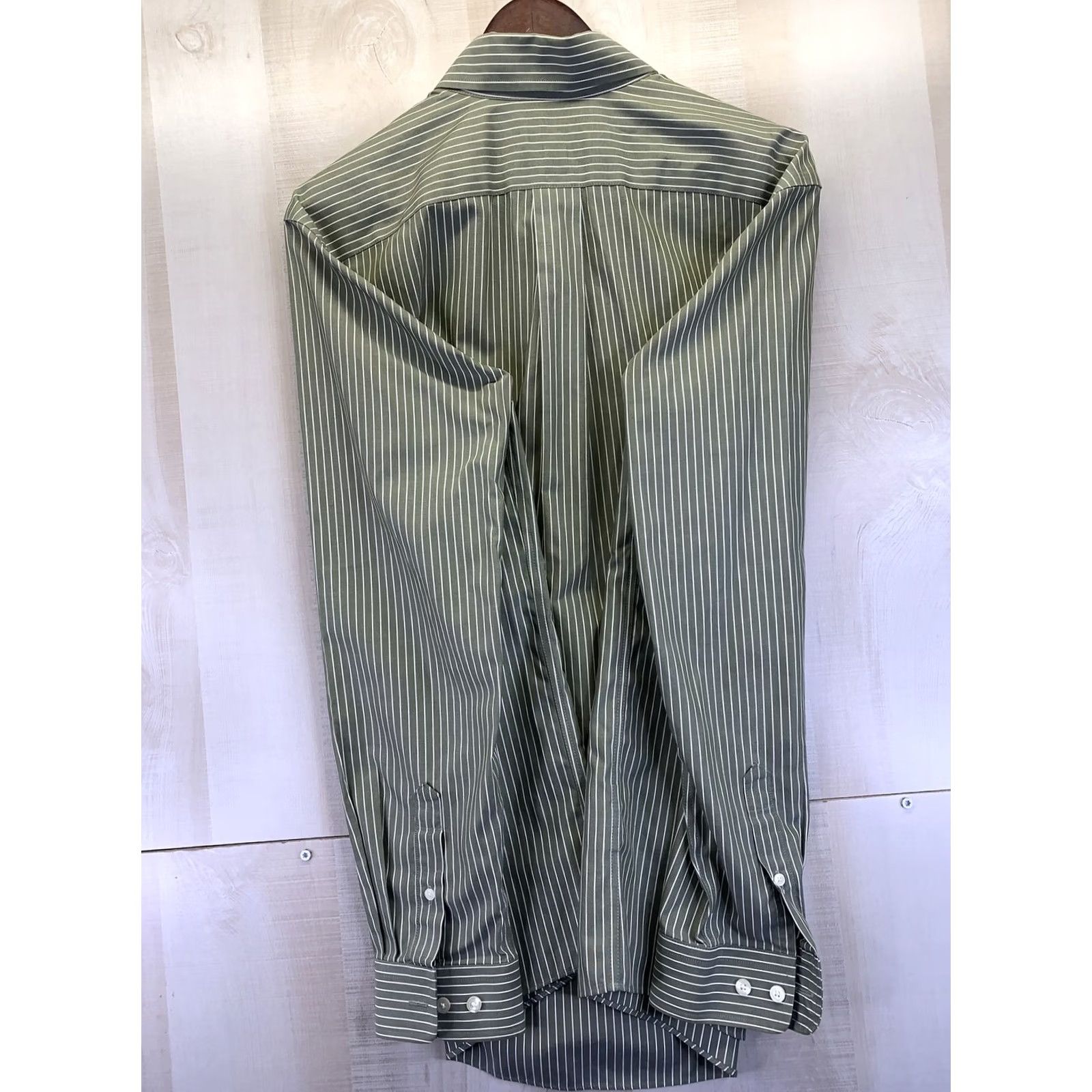 Eddie Bauer Eddie Bauer Wrinkle Resistant Relaxed Fit Green Striped Button Down Shirt SZ L Size US L / EU 52-54 / 3 - 7 Thumbnail