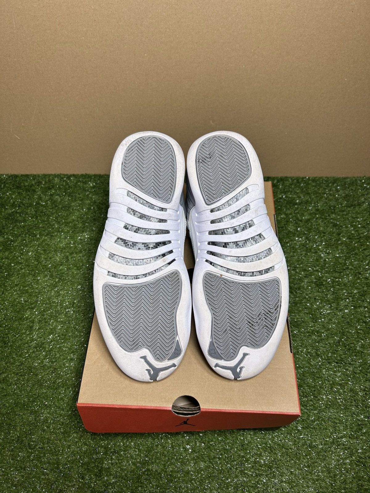 Jordan Brand Jordan 12 stealth Size US 8.5 / EU 41-42 - 9 Thumbnail