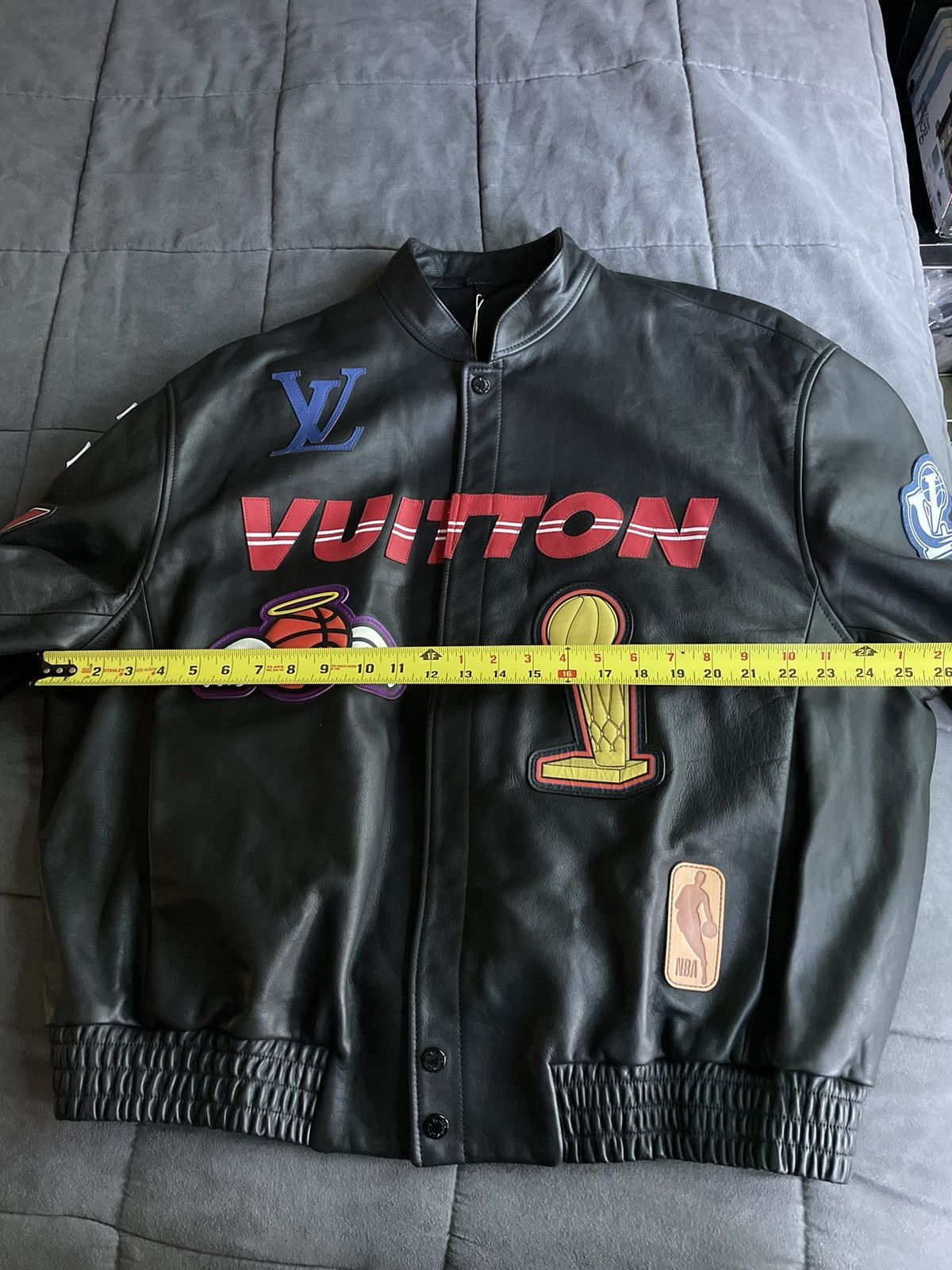 Louis Vuitton Louis Vuitton NBA Logo Leather Jacket Size US XL / EU 56 / 4 - 9 Thumbnail