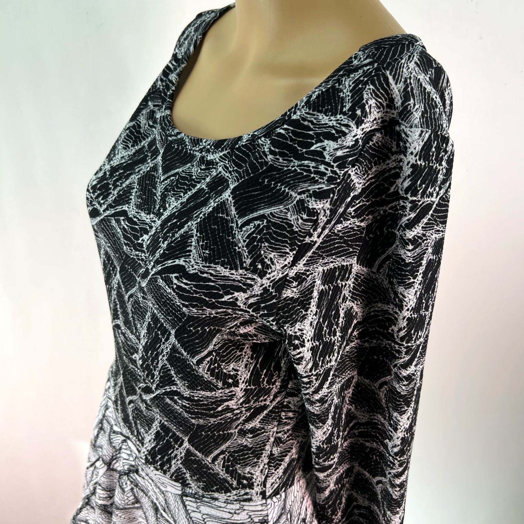 New Lularoe Womens Georgia Abstract Tiered Stretch Black Fit & Flare Dress  Sz M - swbc.ae