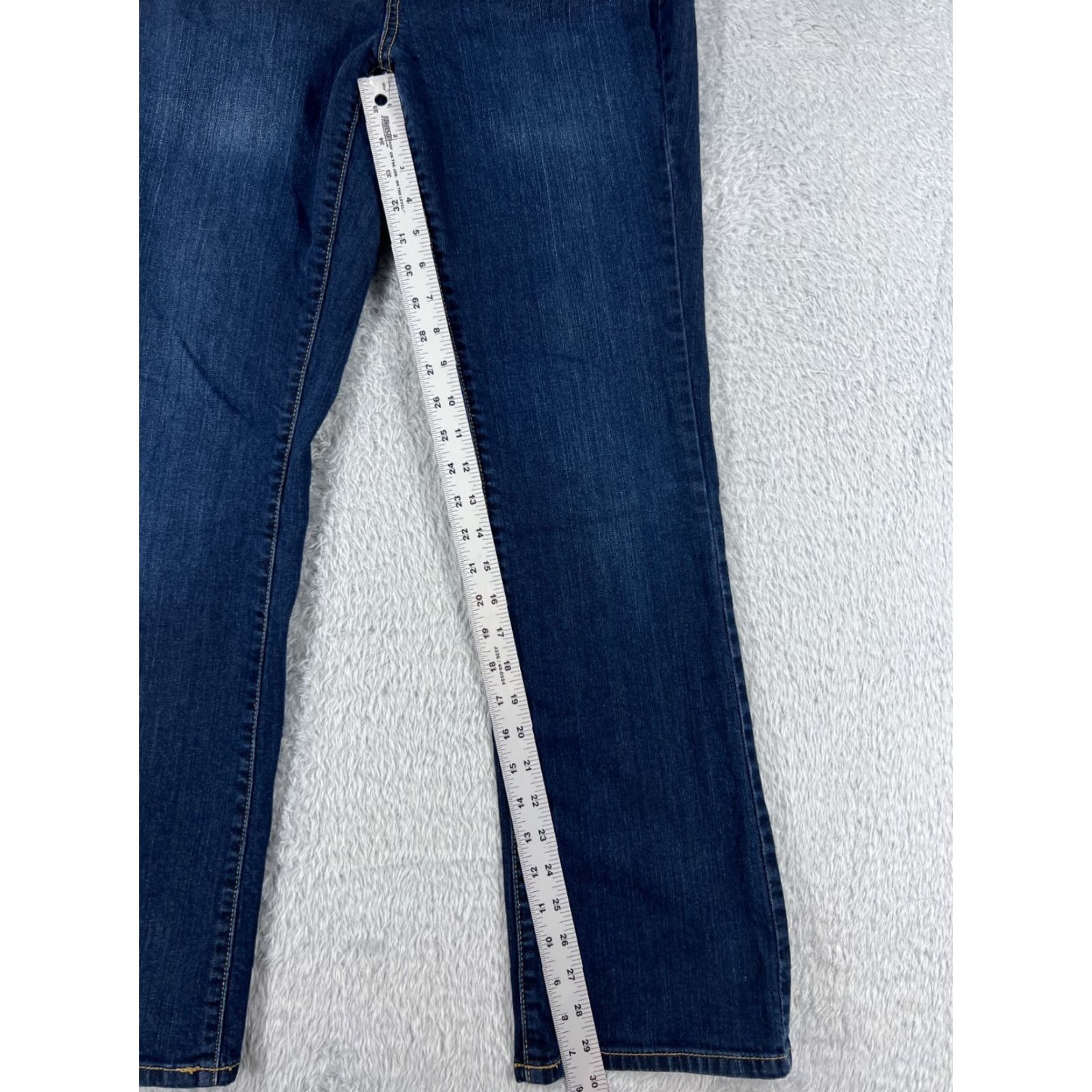 Mossimo Mossimo Jeans Women 6 Blue Denim Bootcut 29x30 Mid Rise 5-Pocket Cotton Blend Stretch Regular Color Blue Brand Mossimo Jeans Womens Jeans Bootcut 90s? Size 28" / US 6 / IT 42 - 7 Thumbnail