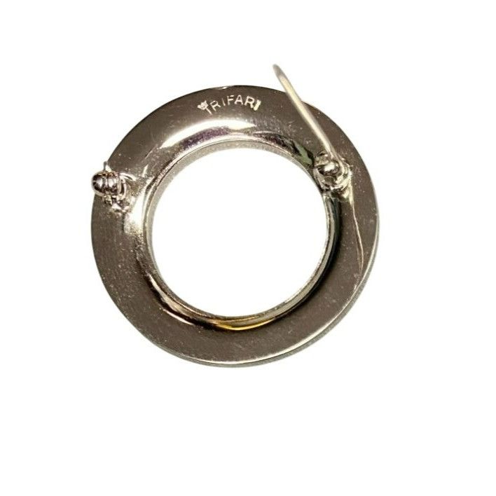 Other Vintage Crown Trifari Vintage Silver Circle Brooch Pin EUC Size ONE SIZE - 3 Thumbnail