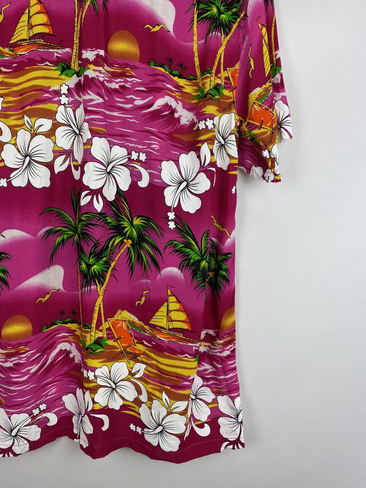 Vintage Vintage Hawaiian Crazy Overprinted shirt size L Size US L / EU 52-54 / 3 - 18 Thumbnail