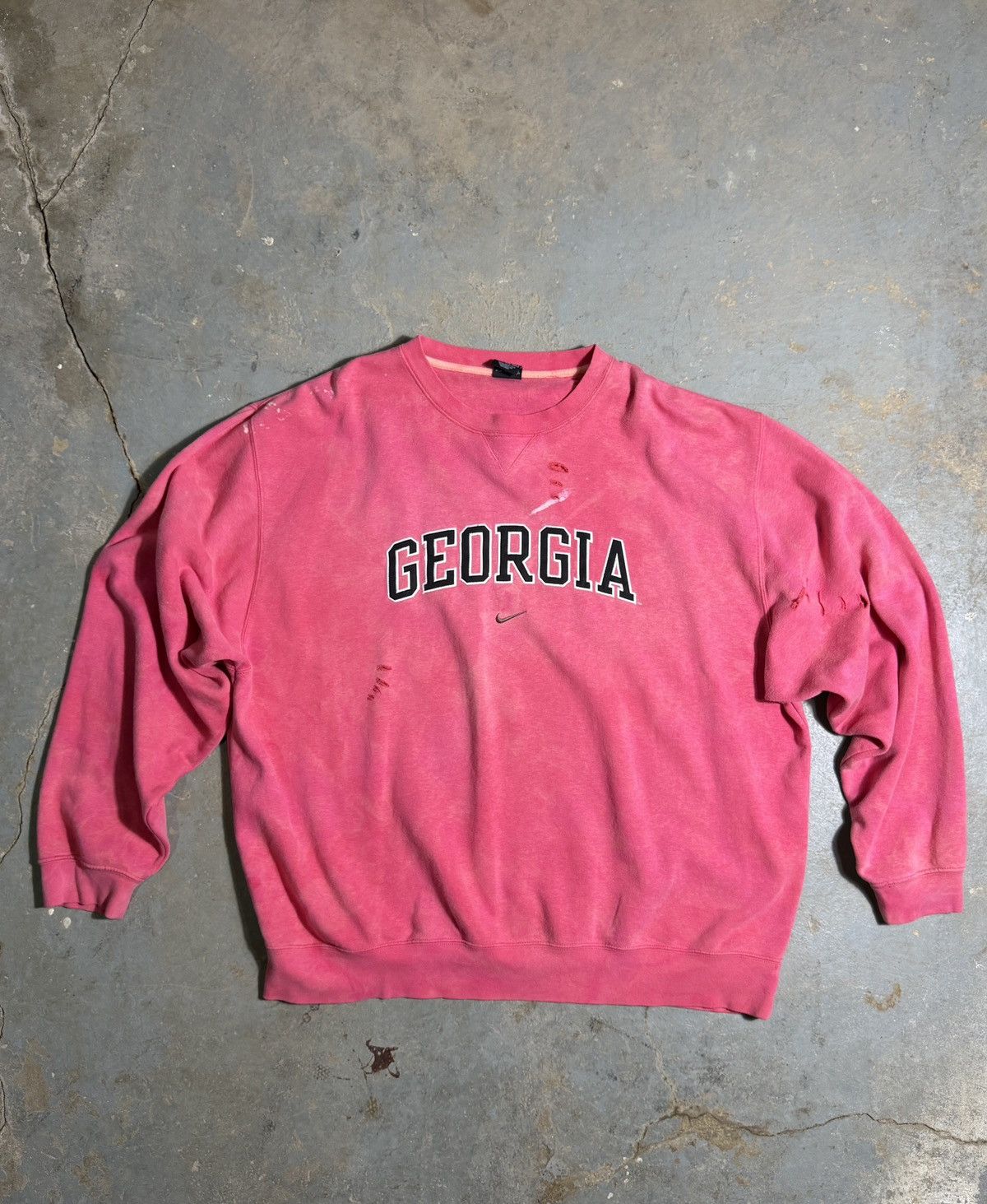 Nike Vintage Nike Faded and Distressed Georgia Bulldogs Crewneck Size US XXL / EU 58 / 5 - 1 Thumbnail