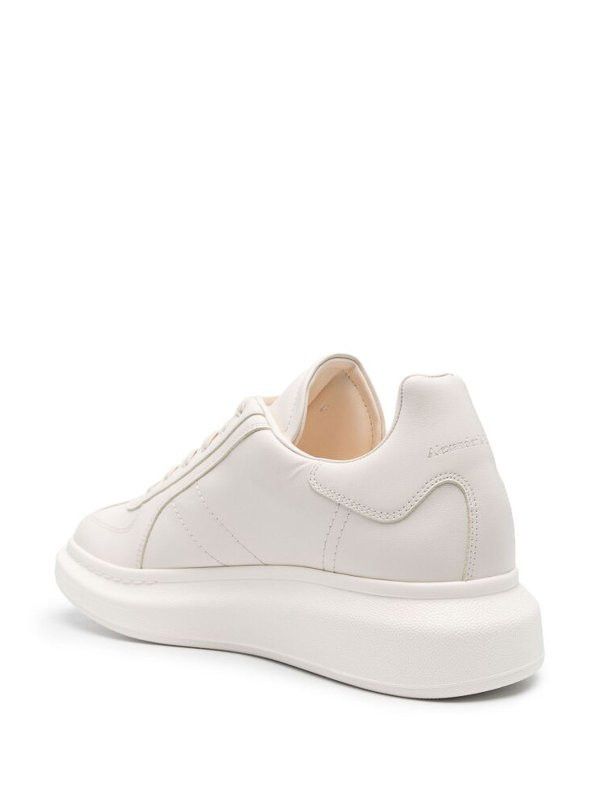 Alexander McQueen o1w1db10725 Oversized Retro Sneaker in White Size US 9.5 / EU 42-43 - 3 Thumbnail