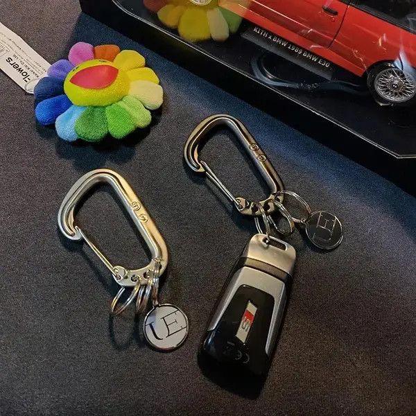 Vintage Car Keychain Size ONE SIZE - 3 Thumbnail