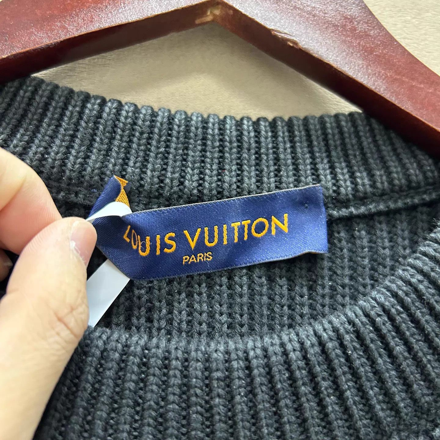 Louis Vuitton Louis Vuitton Teddy Bear Sweater 99 New M Size US M / EU 48-50 / 2 - 3 Thumbnail
