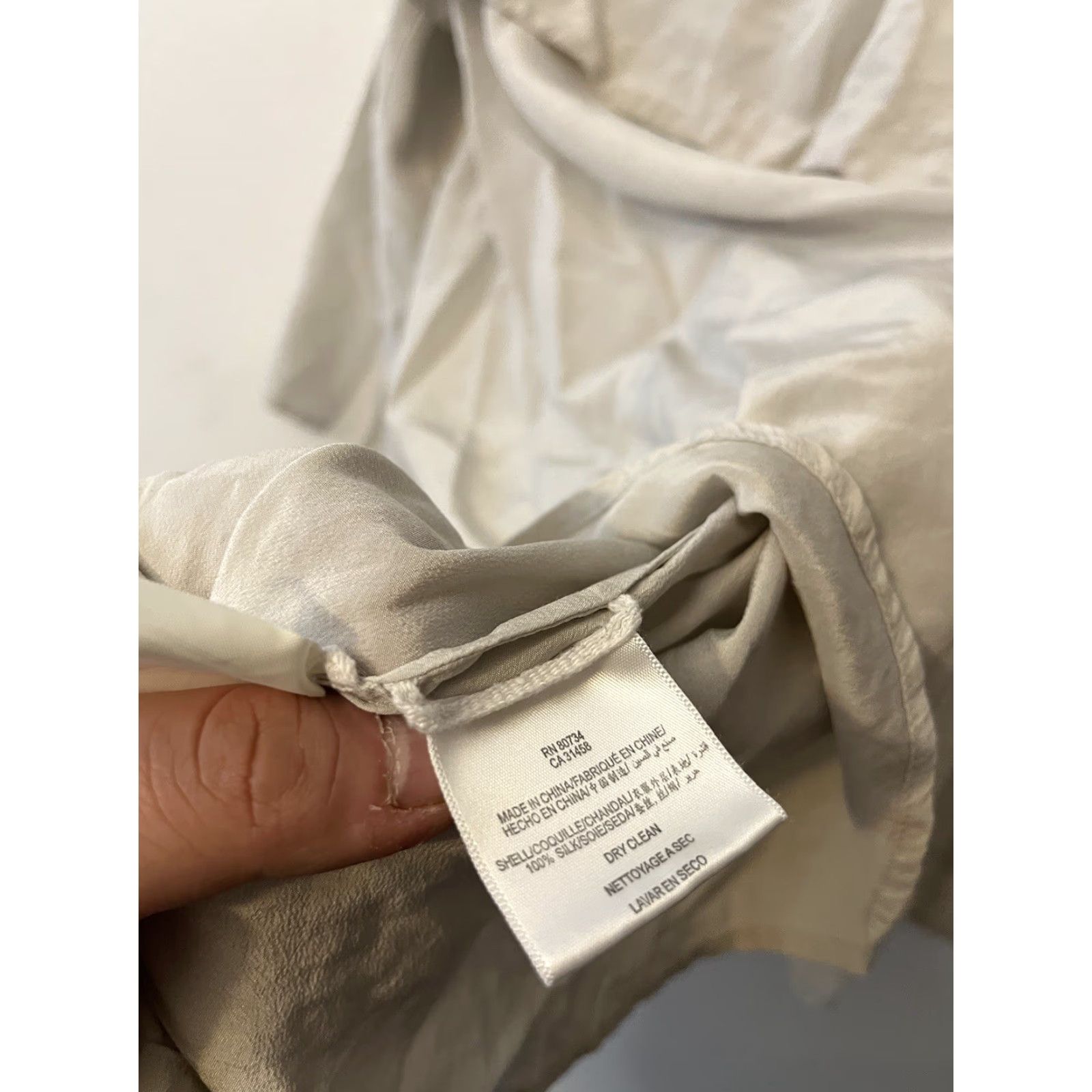 Bcbgmaxazria BCBG MAX AZRIA Bridget SILK Blouse OPEN BACK Gray Size XS Size XS / US 0-2 / IT 36-38 - 2 Thumbnail