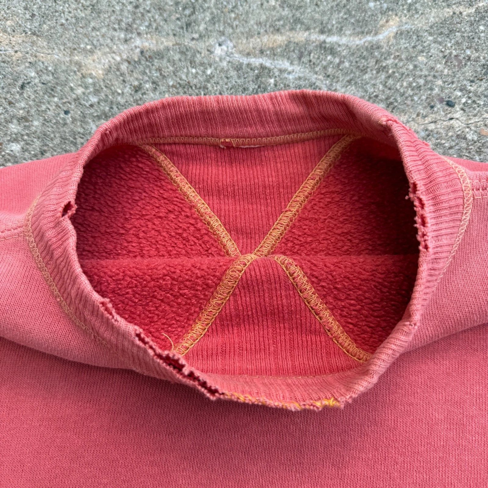 Vintage VTG 40s Double V Crewneck Sweatshirt Red Pink Salmon Faded Size US L / EU 52-54 / 3 - 3 Thumbnail
