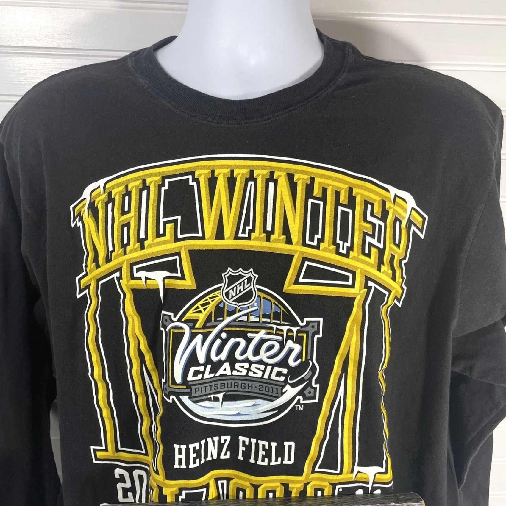 Reebok Reebok Winter Classic 2011 Shirt Men XL Pittsburgh Penguins Washington Capitals Black Crew Neck Long Sleeve Graphic Print Vintage: No Size US XL / EU 56 / 4 - 6 Thumbnail