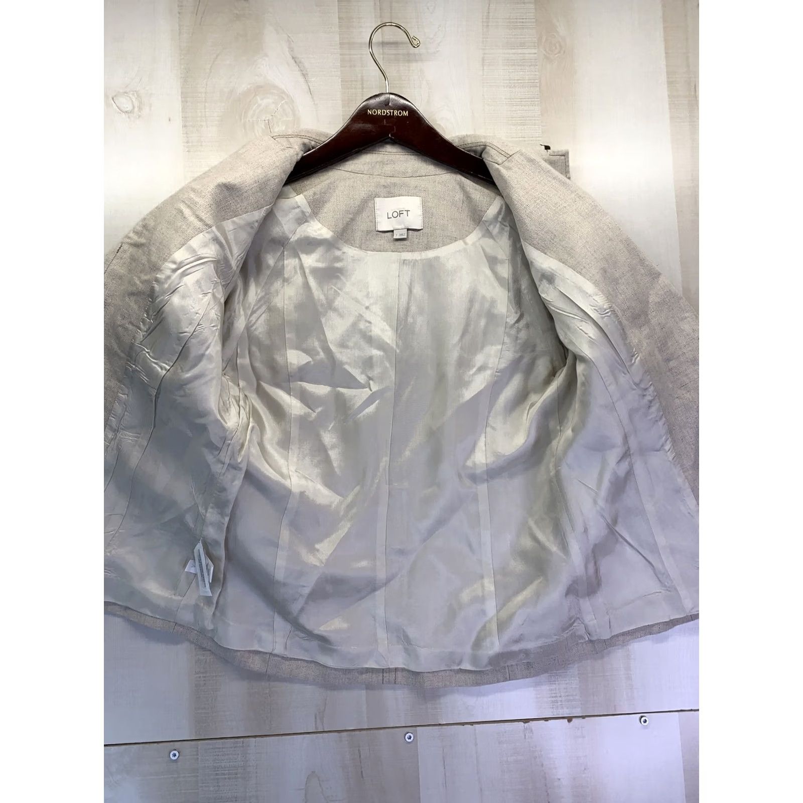 Vintage LOFT Blazer Jacket Women’s SZ 2 Linen Beige Button Magnetic Snap 3/4 Sleeve Business Casual Travel Regular 2 Beige Womens Blazer, Linen, Basic Jacket Size XS / US 0-2 / IT 36-38 - 4 Thumbnail