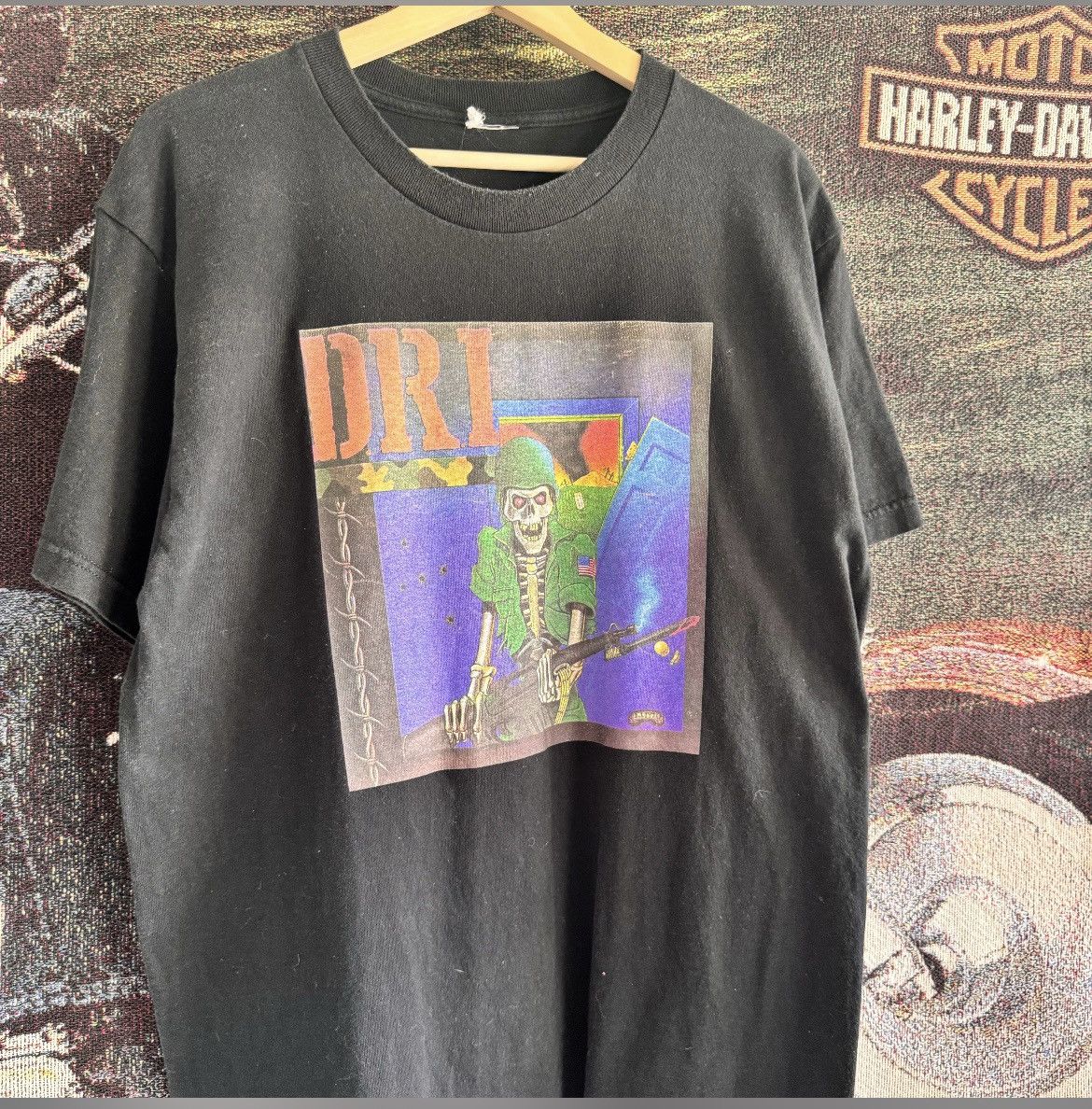 Band Tees Crazy Vintage Late 90s/Y2K D.R.I. Band tee graphic Size US XL / EU 56 / 4 - 1 Thumbnail