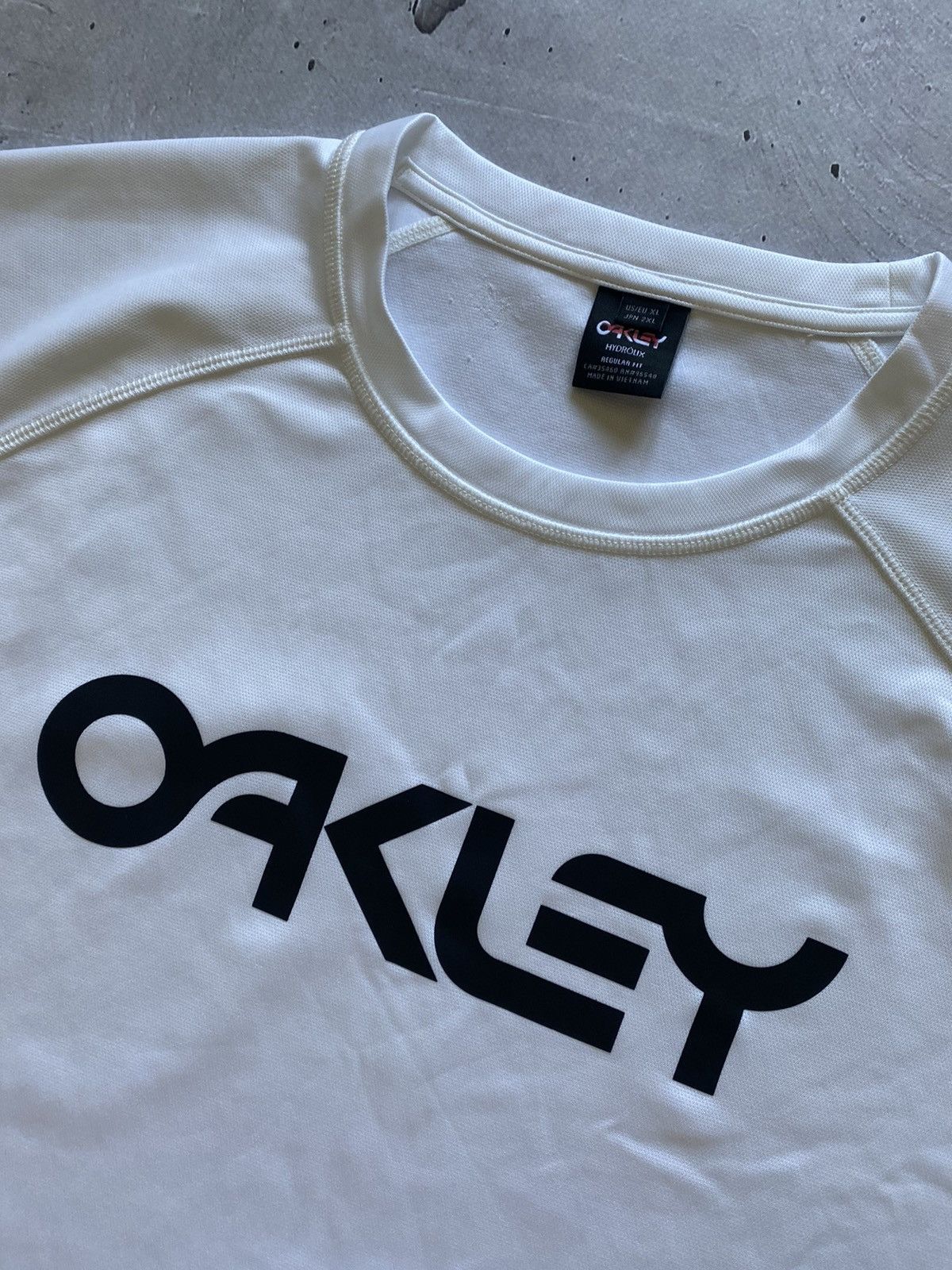 Oakley × Vintage 🥶Rare Oakley Hydrolox Big Logo T Shirt Y2K Retro Hype Size US XL / EU 56 / 4 - 3 Thumbnail