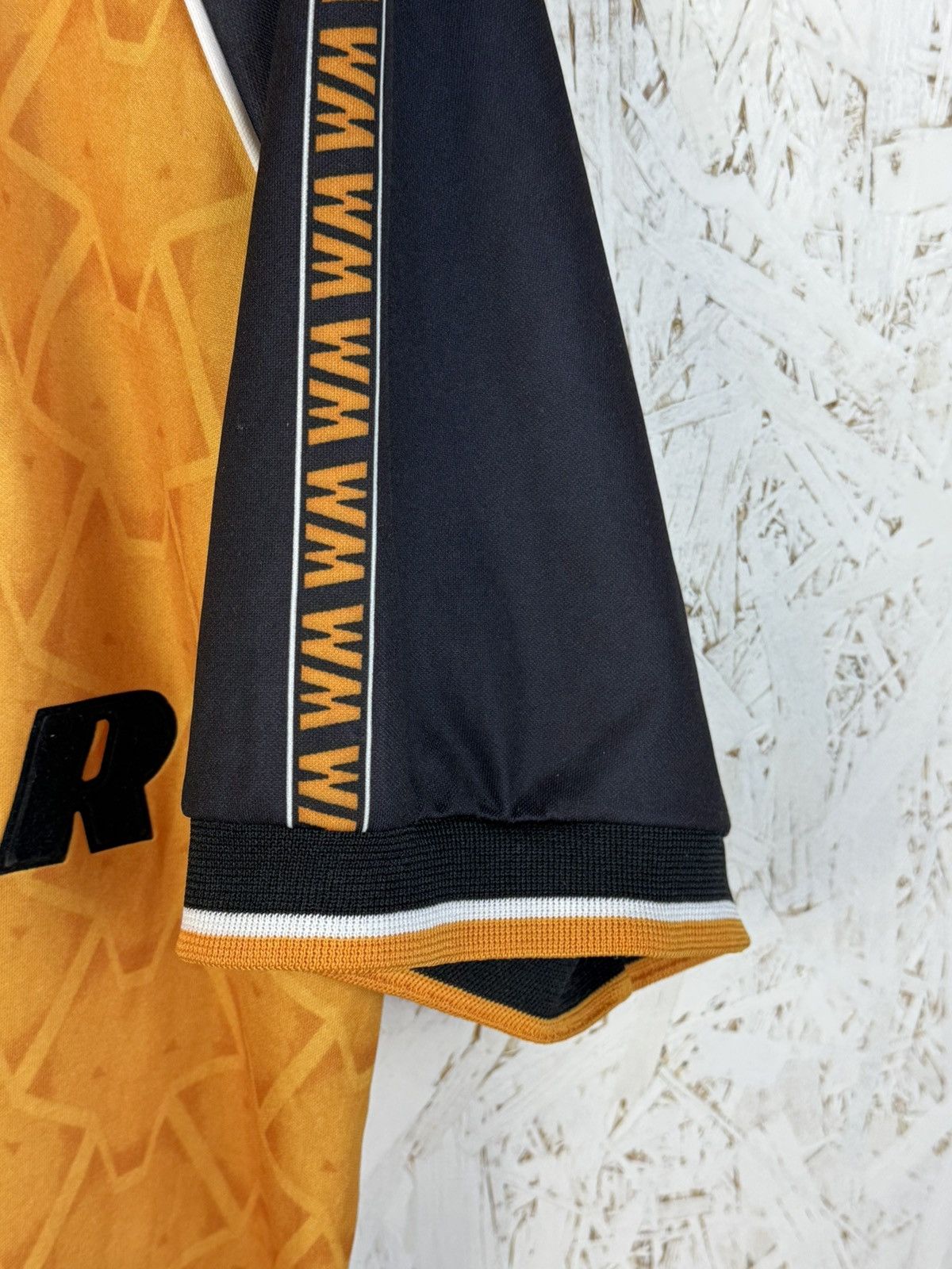 Puma 90s Wolverhampton Wanderers 1996/98 Home Kit Soccer Jersey Size US L / EU 52-54 / 3 - 4 Thumbnail