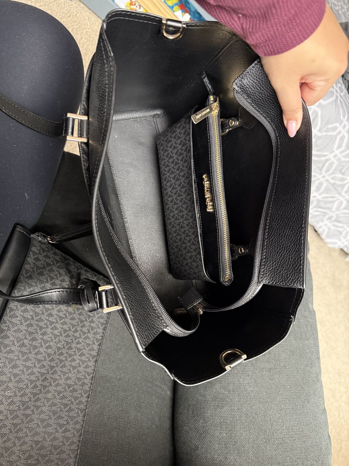 Michael Kors Michael Kors black tote with clutch Size ONE SIZE - 4 Thumbnail