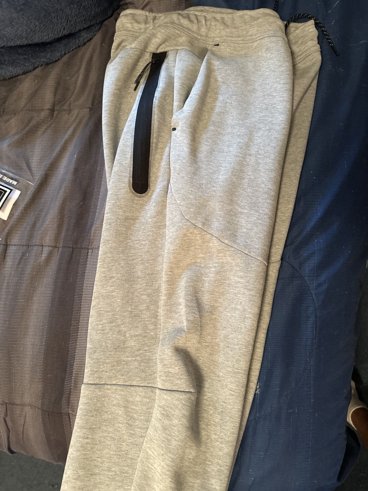 Nike Nike Tech Medium Joggers Size US 32 / EU 48 - 4 Thumbnail