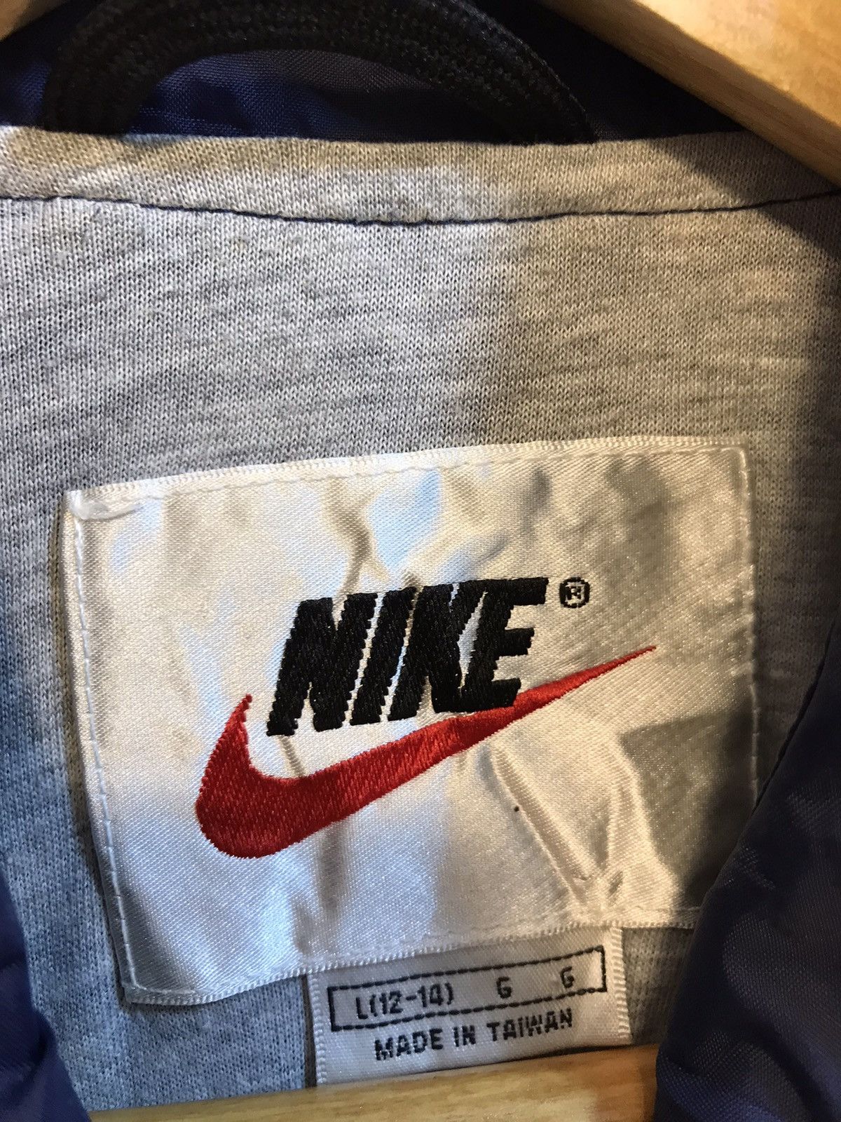 Nike × Vintage Vintage Nike Spell Out Buttons Up Windbreaker Jacket Size US M / EU 48-50 / 2 - 3 Thumbnail