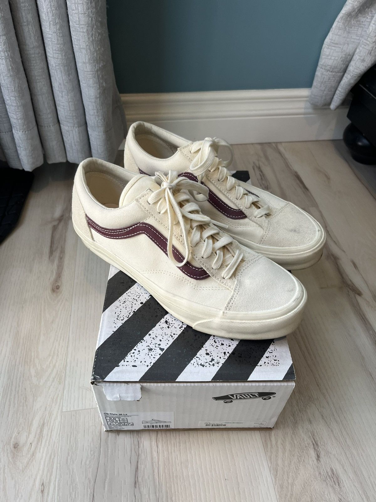 Vans Vans Vault OG Style 36 LX White/Pomegranate Size US 9 / EU 42 - 1 Thumbnail