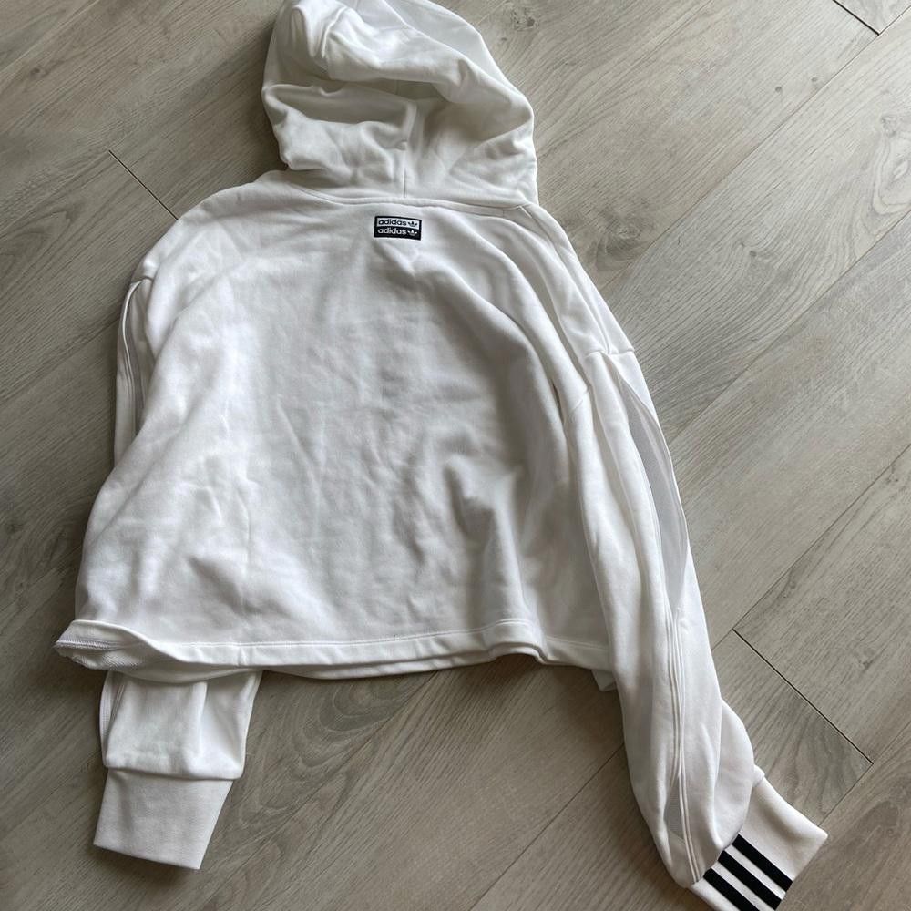 Adidas Adidas White Crop Pullover Sweatshirt Size M / US 6-8 / IT 42-44 - 3 Thumbnail