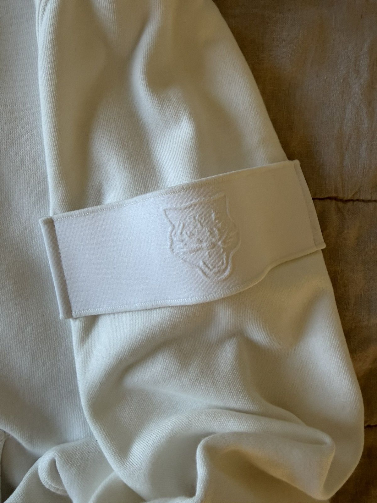 Onitsuka Tiger Onitsuka Tiger x Asics Cream Tiger Armband Hoodie Size US M / EU 48-50 / 2 - 3 Thumbnail