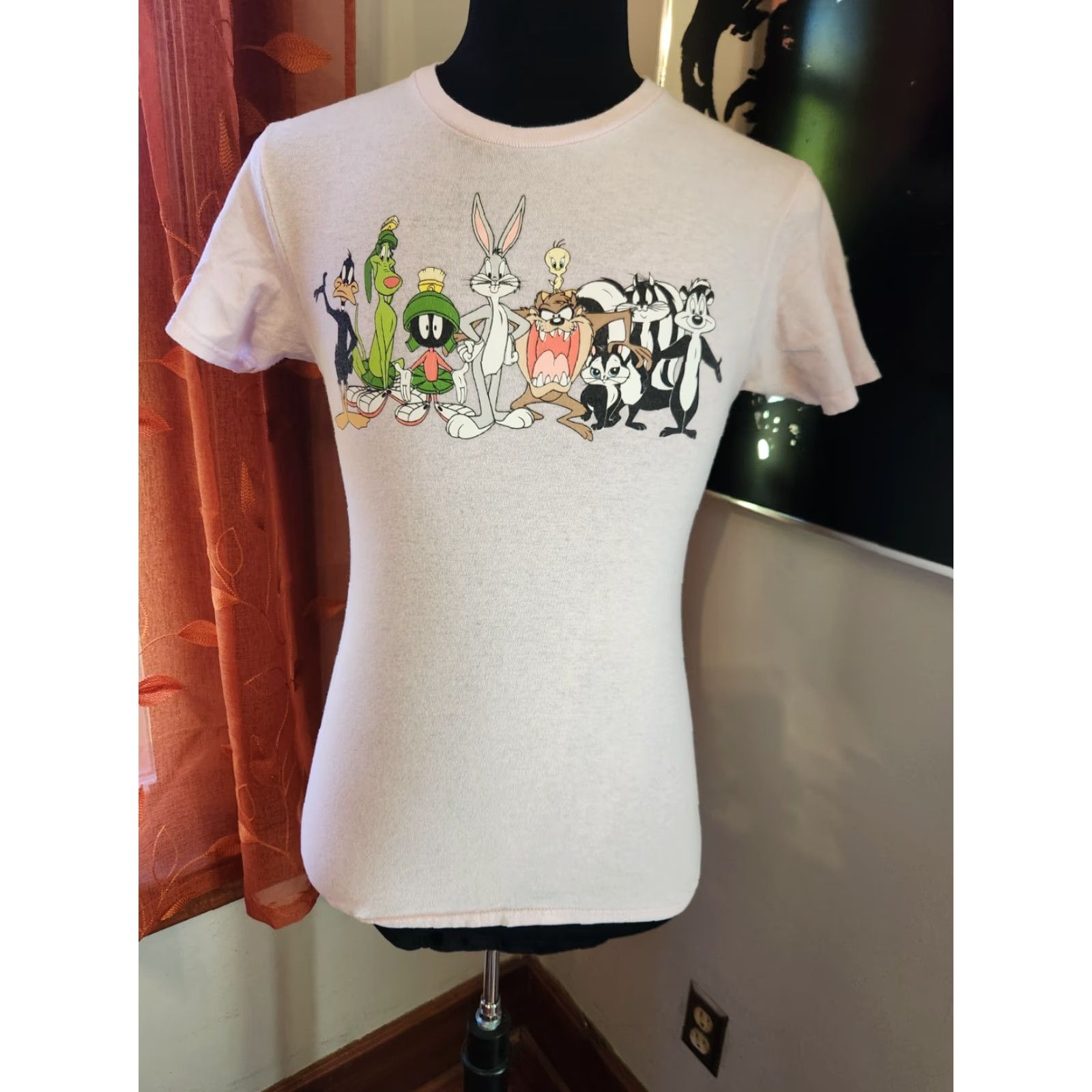 Vintage Looney Tunes T-Shirt Front And Back Pink Size Small Men Crew Neck Short Sleeve Cotton Group Shot Lineup Bugs Bunny Daffy Duck Tweety Pink T Shirt Size US S / EU 44-46 / 1 - 2 Thumbnail