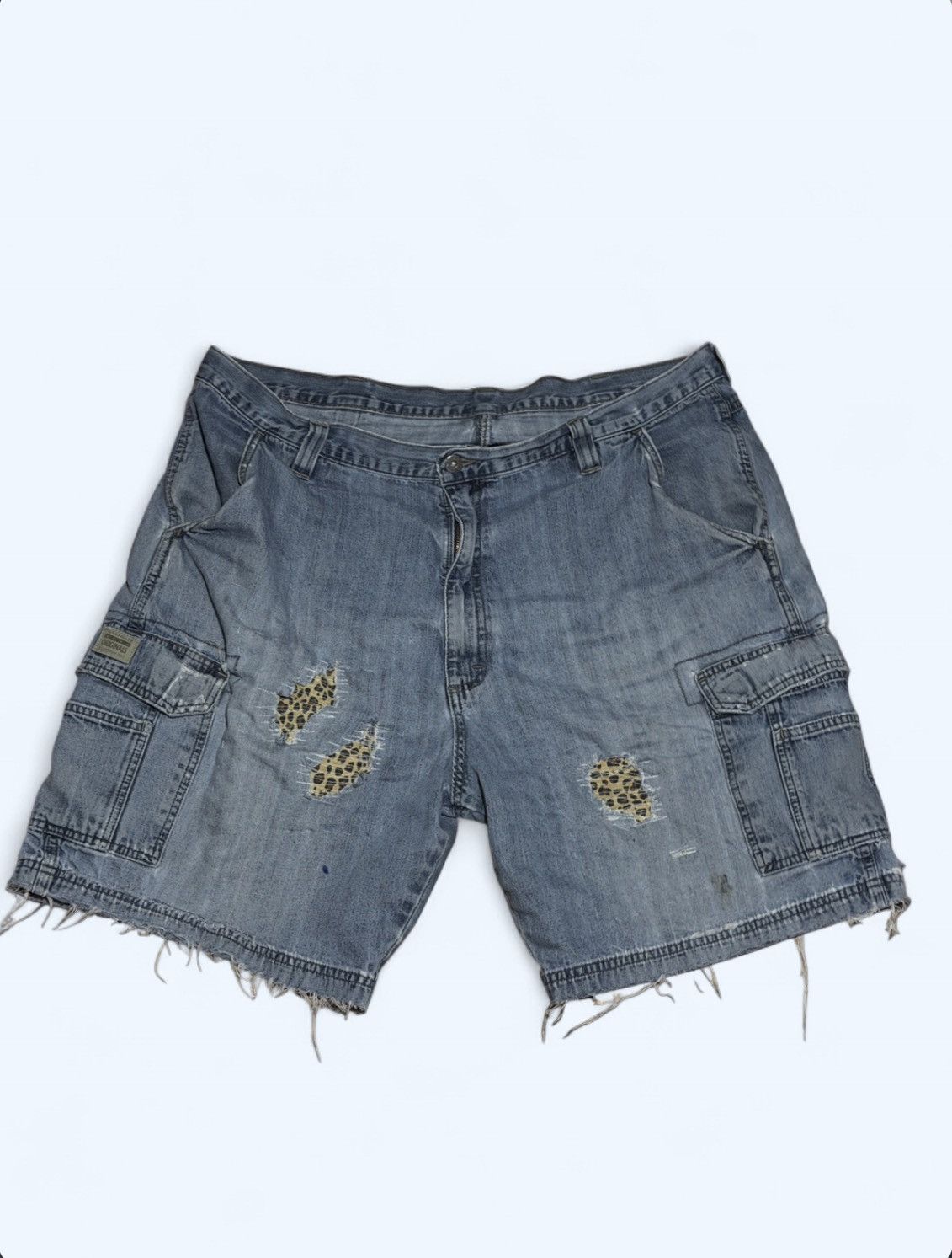 Wrangler Custom Stitched Cheetah Jorts Size US 38 / EU 54 - 1 Thumbnail