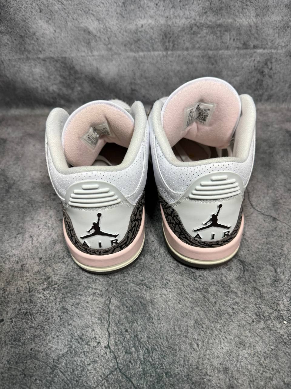 Jordan Brand Size 10W | Jordan 3 Neapolitan No Box | Pre-Owned Size US 8 / EU 41 - 4 Thumbnail