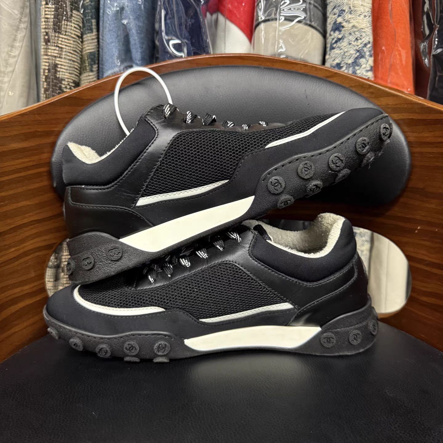 Chanel Chanel Black & White Sneakers (Trainers) K15 Size US 9 / IT 39 - 7 Thumbnail