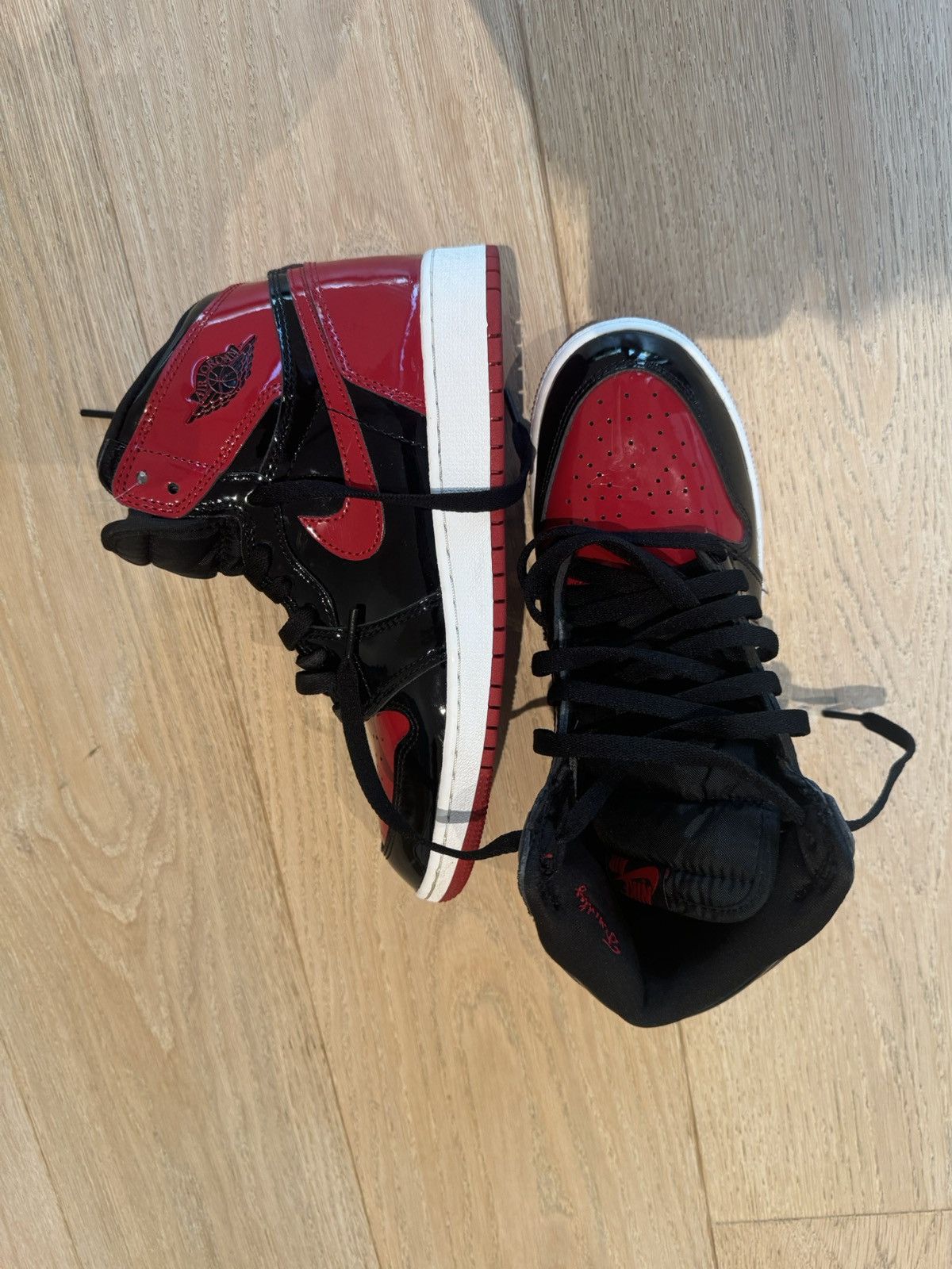 Jordan Brand × Nike Jordan 1 patent bred Size US 7 / EU 40 - 5 Thumbnail