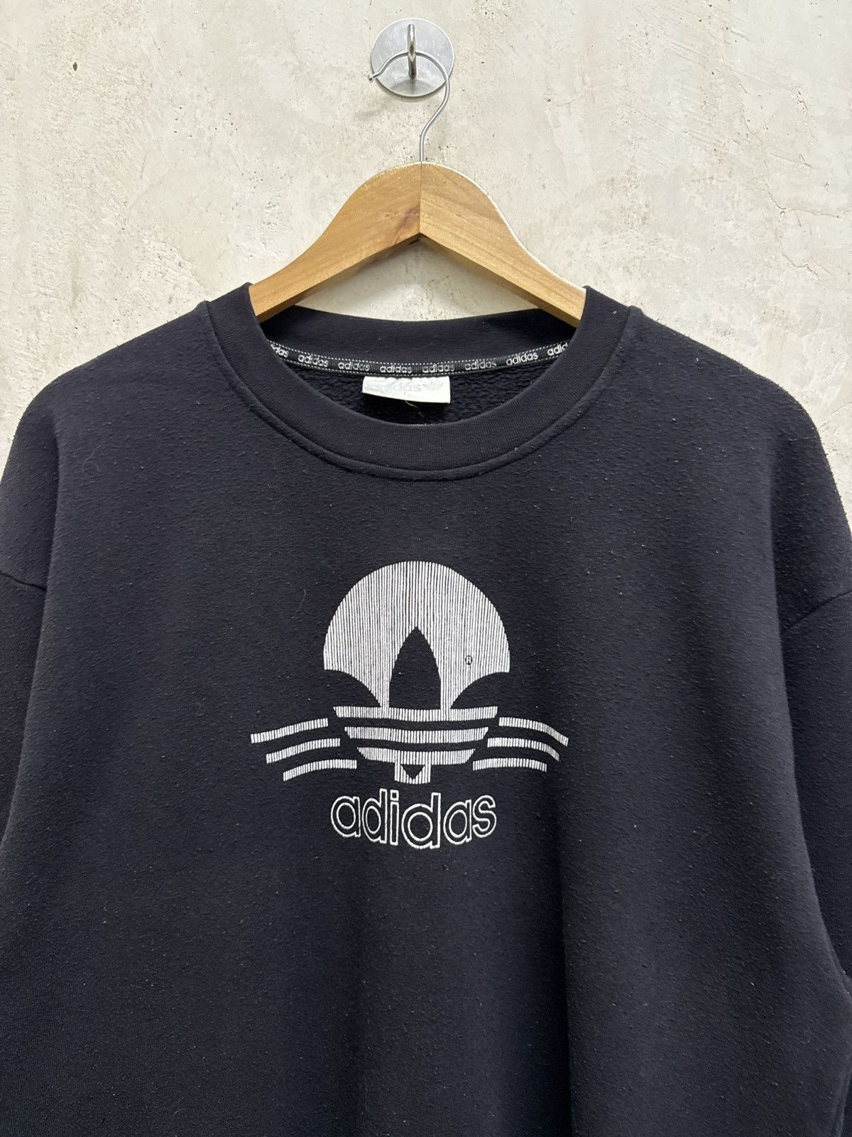 Adidas Vintage 90s Adidas Trefoil Iron Man Center Logo Sweatshirt Size US L / EU 52-54 / 3 - 2 Thumbnail