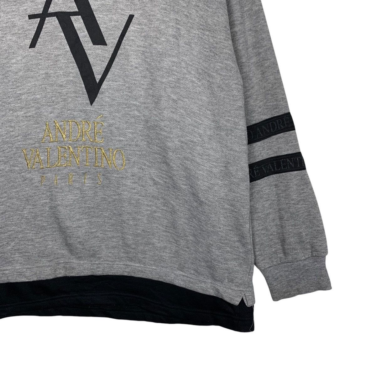 Valentino ANDRE VALENTINO Paris Big Logo Sweatshirts #1738-C77 Size US M / EU 48-50 / 2 - 4 Thumbnail