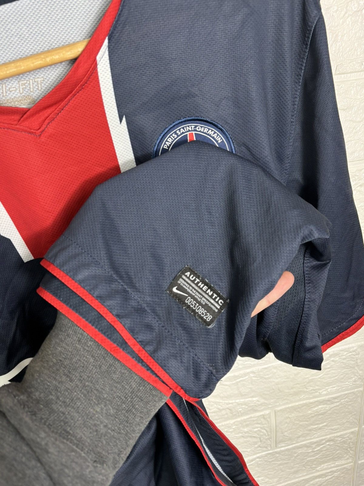 Nike PSG PARIS SAINT GERMAIN 2010/2011 HOME FOOTBALL JERSEY Size US L / EU 52-54 / 3 - 9 Thumbnail