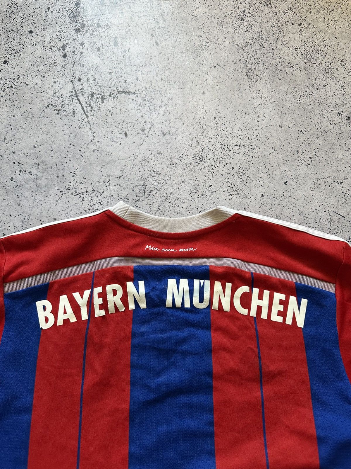 Adidas Vintage Adidas Bayern Munich Soccer Jersey T-shirt Size US M / EU 48-50 / 2 - 8 Thumbnail