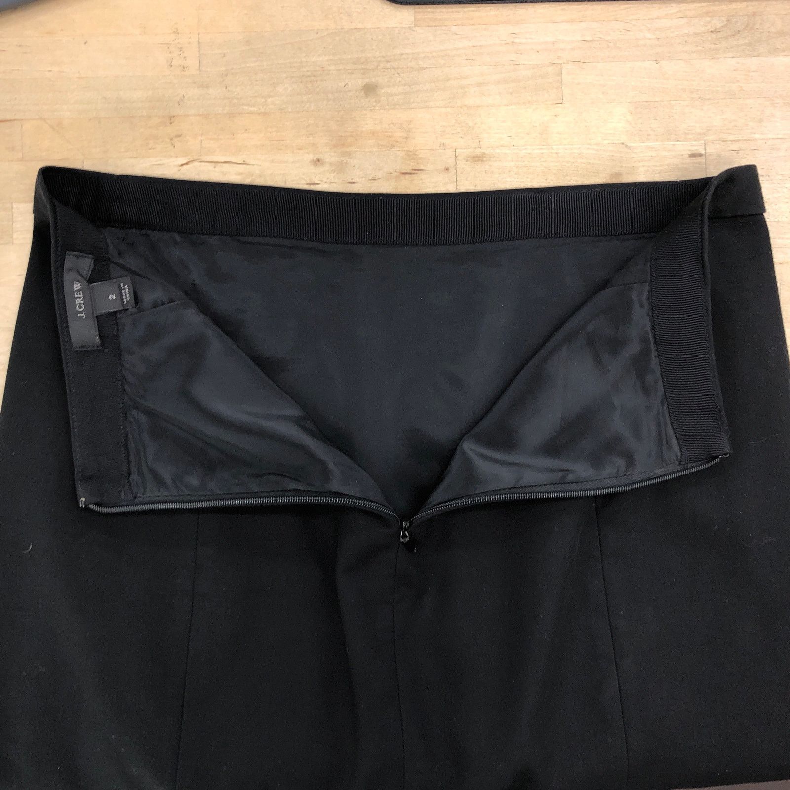 J.Crew J Crew Size 2 Skirt Pencil Straight Zip Rear Slit Career Size 26" / US 2 / IT 38 - 18 Thumbnail