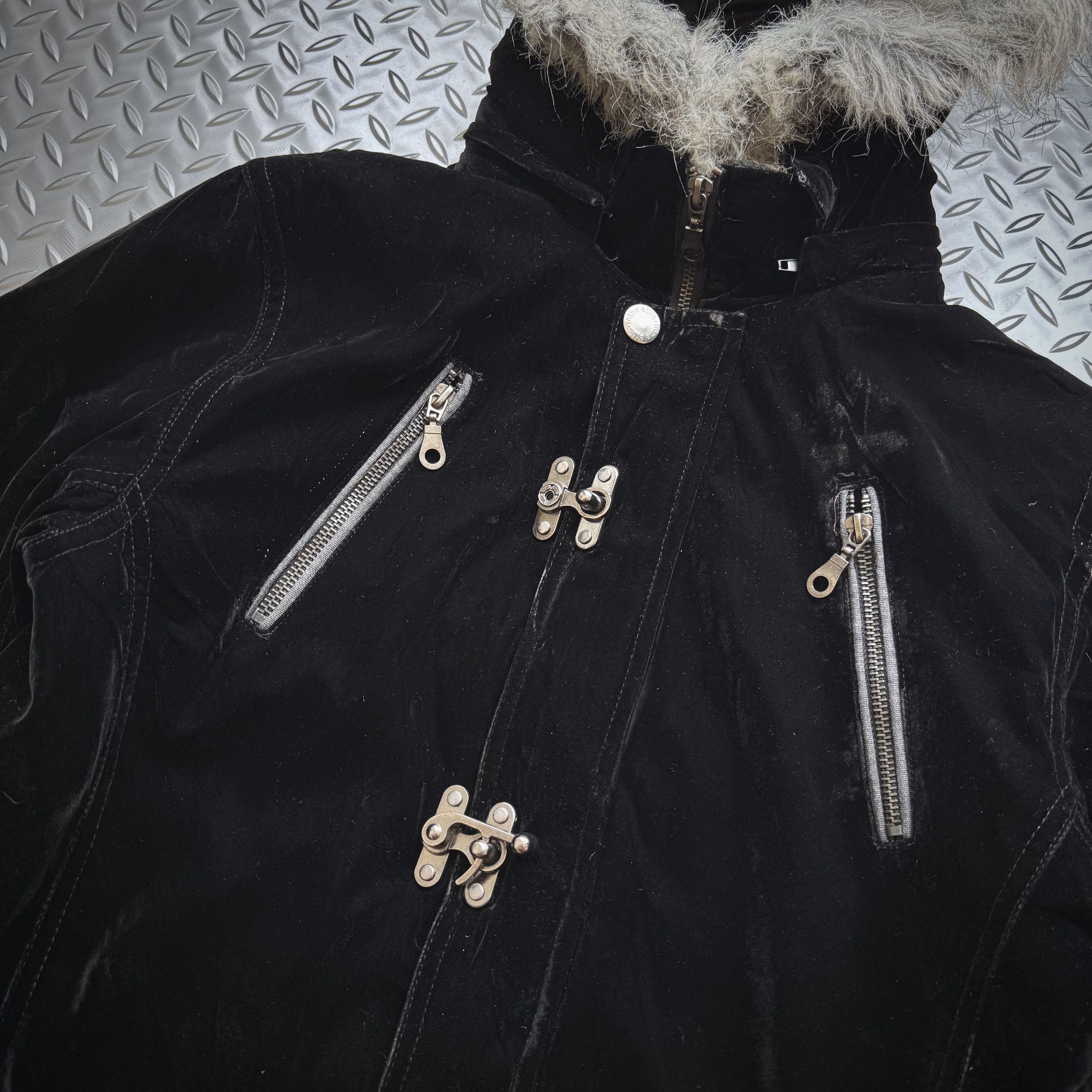 In The Attic In The Attic Fur Hood Toggle Jacket (Archive / Y2K) Size US M / EU 48-50 / 2 - 5 Thumbnail