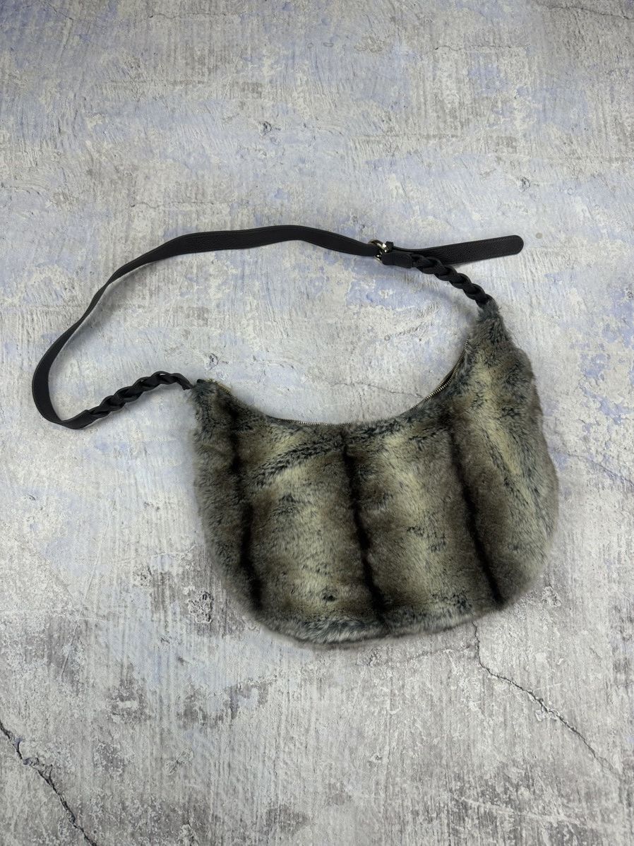 Designer Laura Ashley Faux Fur bag shoulder Size ONE SIZE - 1 Thumbnail