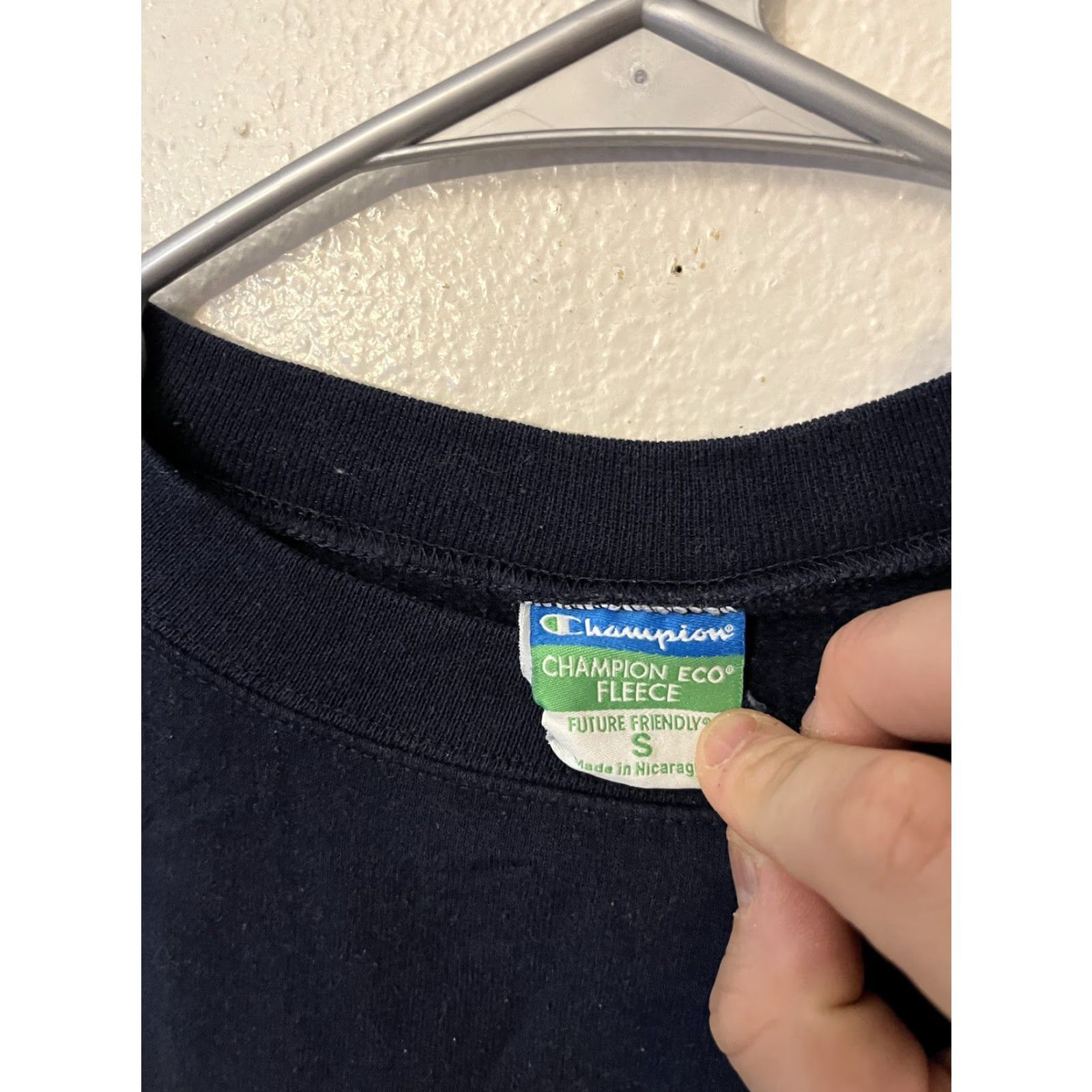 Champion VINTAGE Quinnipiac University Champion Navy Blue Crewneck Sweatshirt Size S Unisex Adults University Pullover Boys Girls Mens Womens Size US S / EU 44-46 / 1 - 2 Thumbnail