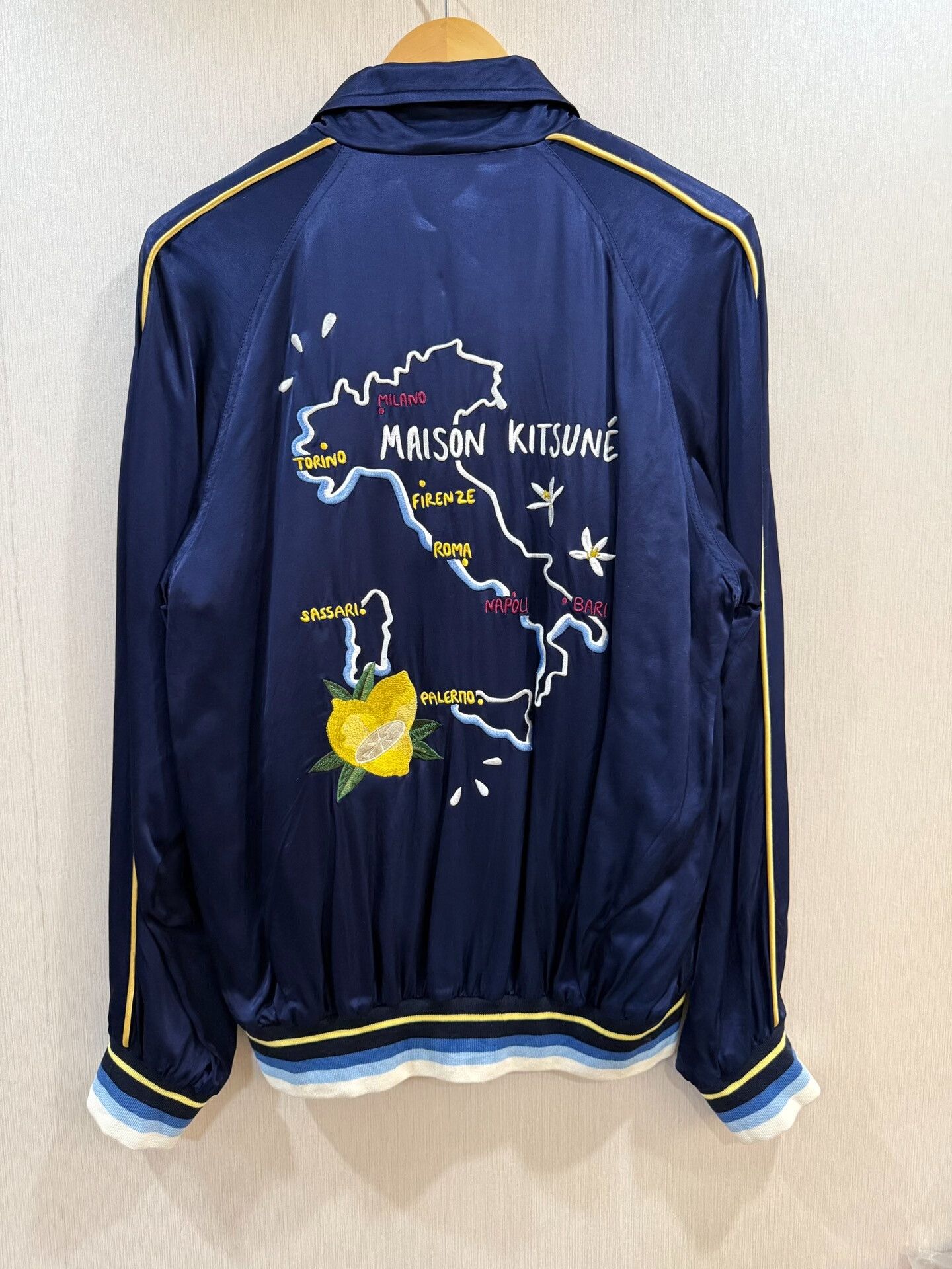 Maison Kitsune MAISON KITSUNE Lemon Map Baseball Jacket Size US L / EU 52-54 / 3 - 1 Thumbnail