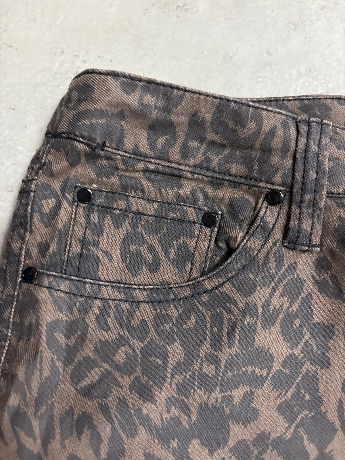 Japanese Brand No Future Slim Leopard Punk Trousers Size US 31 - 8 Thumbnail