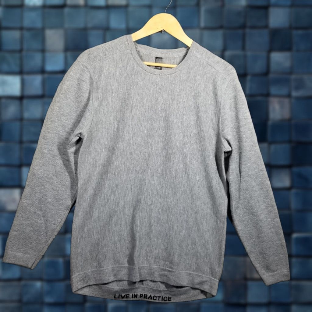 Lululemon Lululemon Sweater Mens Large Gray Merino Wool Crewneck Pullover Lightweight Size US L / EU 52-54 / 3 - 1 Thumbnail