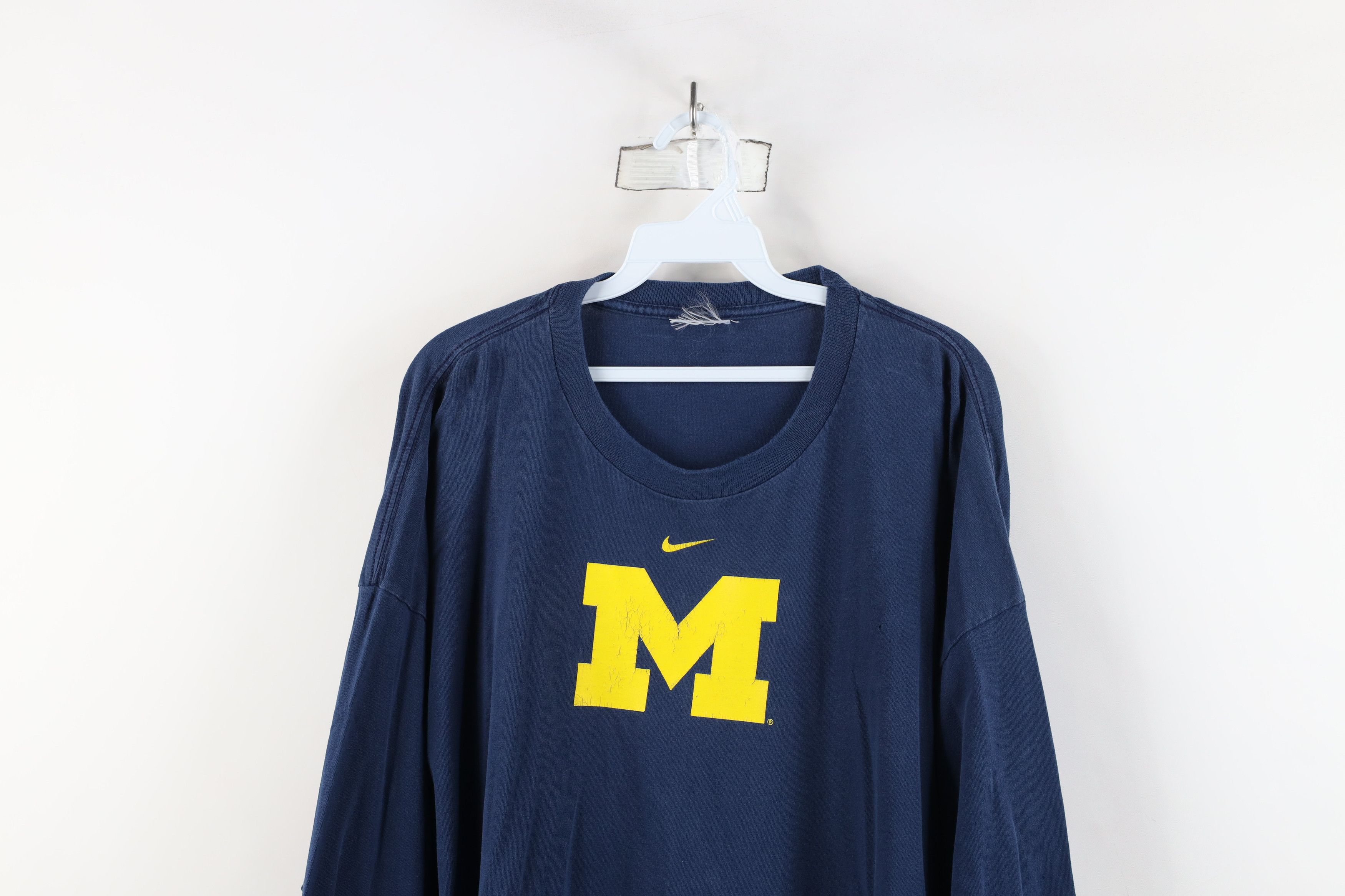 Nike × Vintage Vintage Nike Mini Swoosh University of Michigan T-Shirt Blue Size US XXL / EU 58 / 5 - 2 Thumbnail