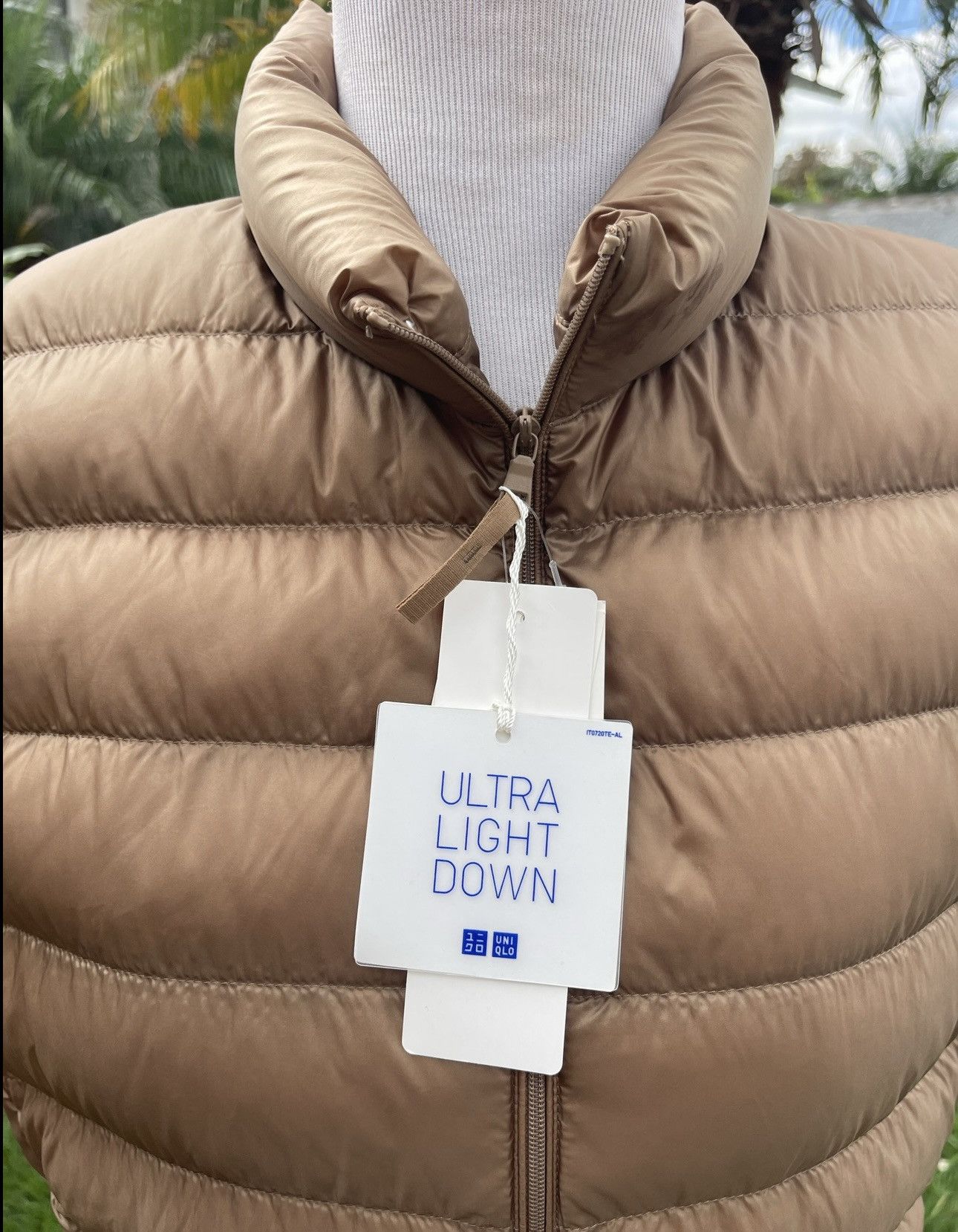 Uniqlo New Uniqlo Vest Women L Brown Ultra Light Down Waterproof Size L / US 10 / IT 46 - 3 Thumbnail